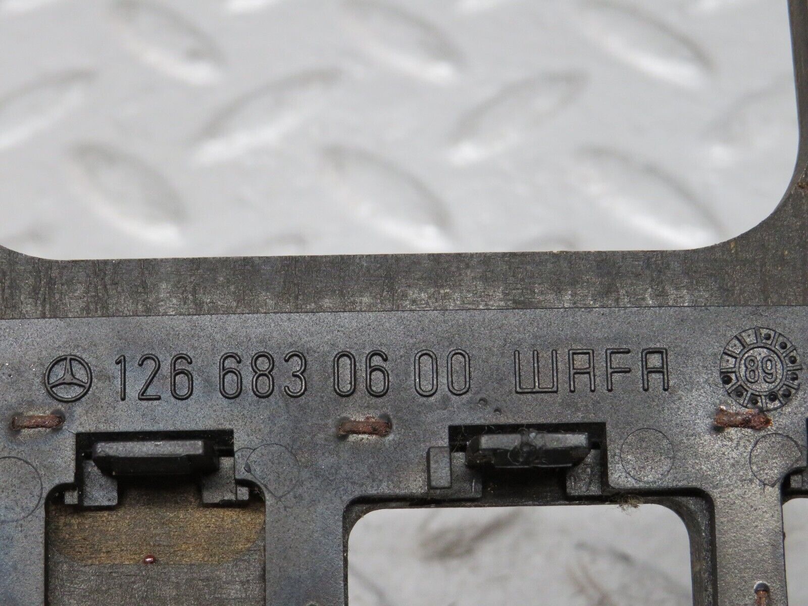 36002 Mercedes-Benz W126 420SE Centre Console Wood Panel 1266830600