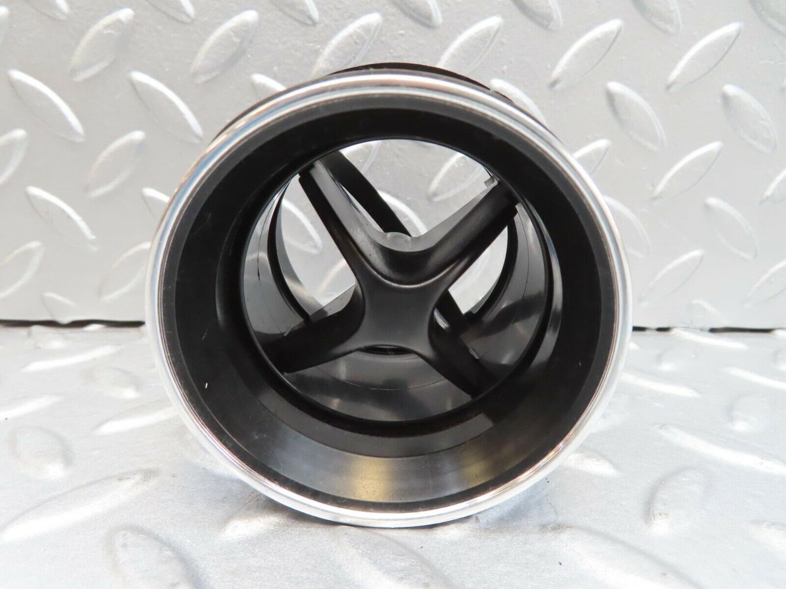 15999 Mercedes-Benz W123 280E Dashboard Air Vent 1238300054