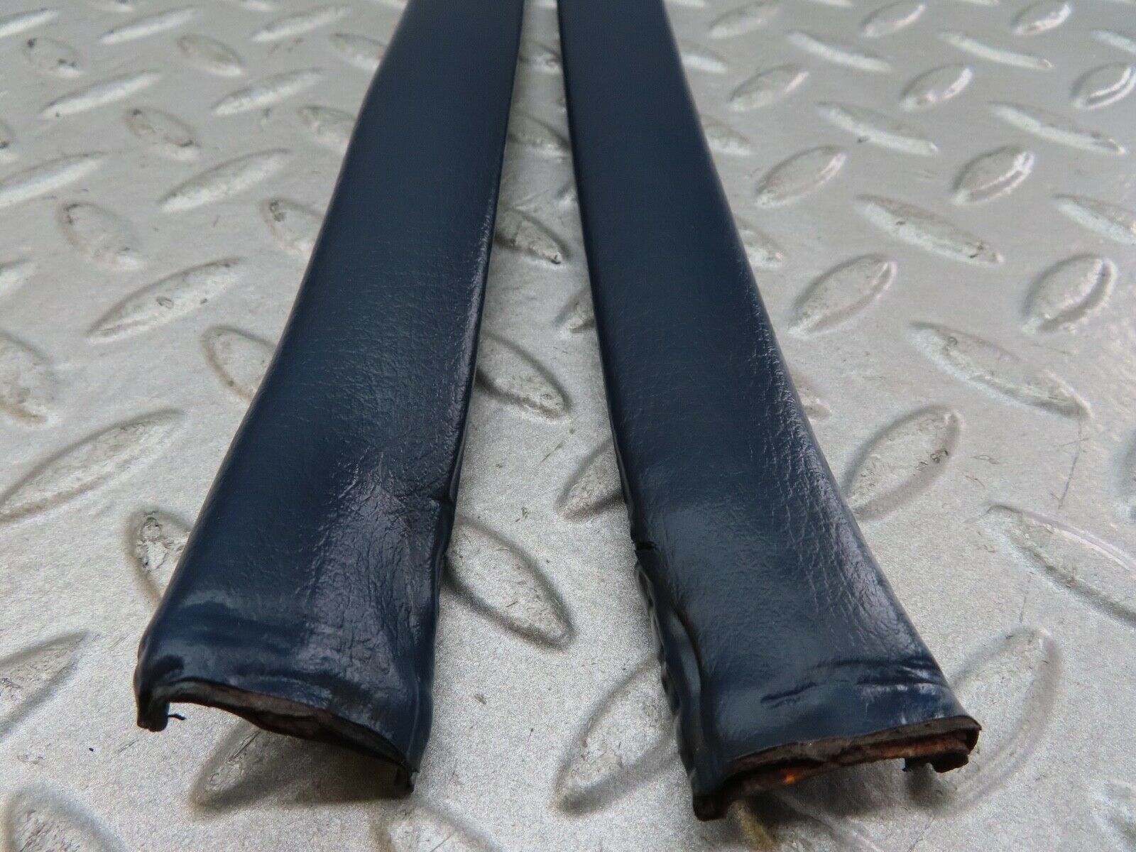 17520 Mercedes-Benz W116 450SEL Rear Door Inner Top Seal Pair Blue