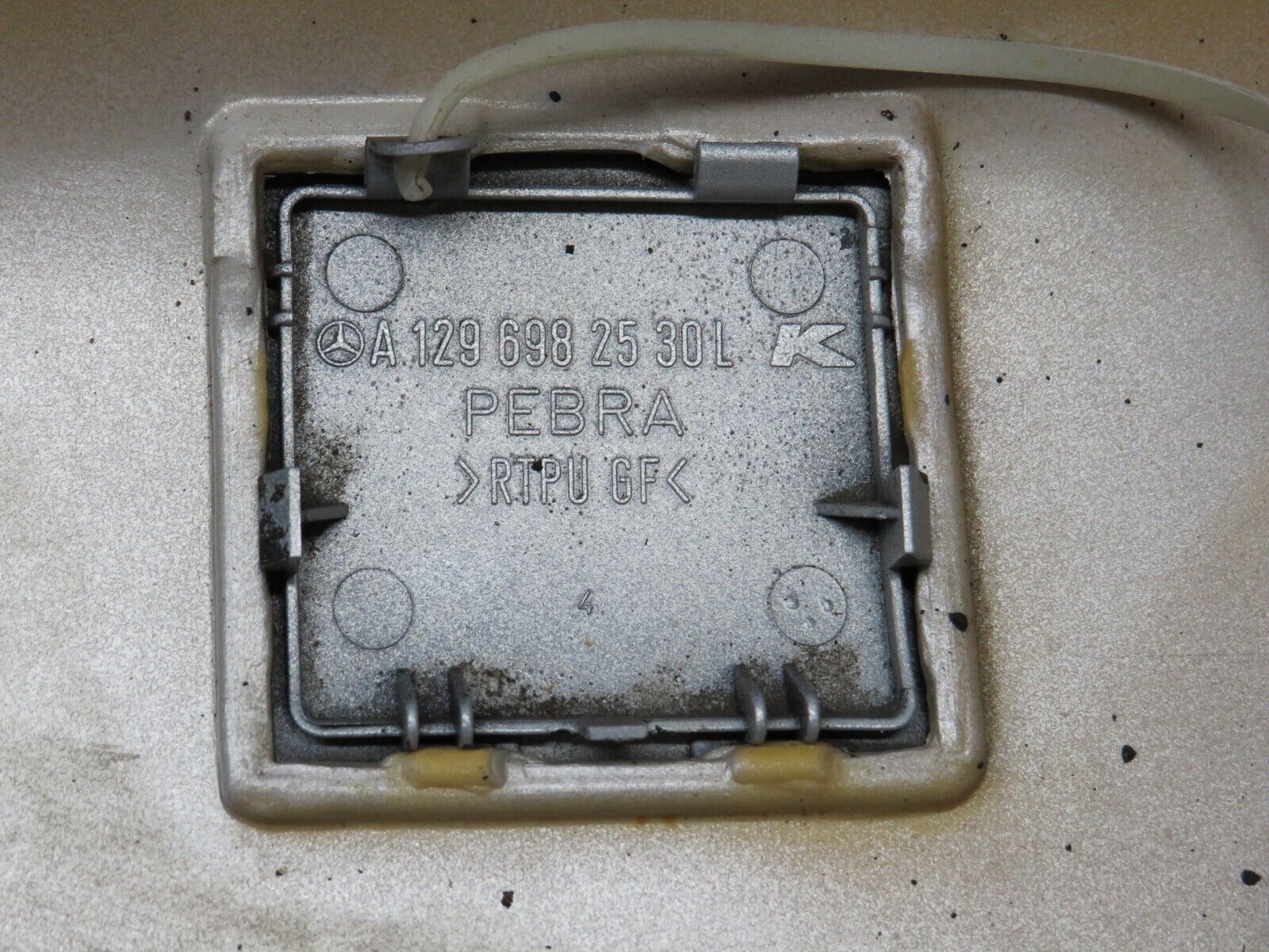 39541 Mercedes-Benz R129 320SL Coupe Side Skirt Left Side 1296902740