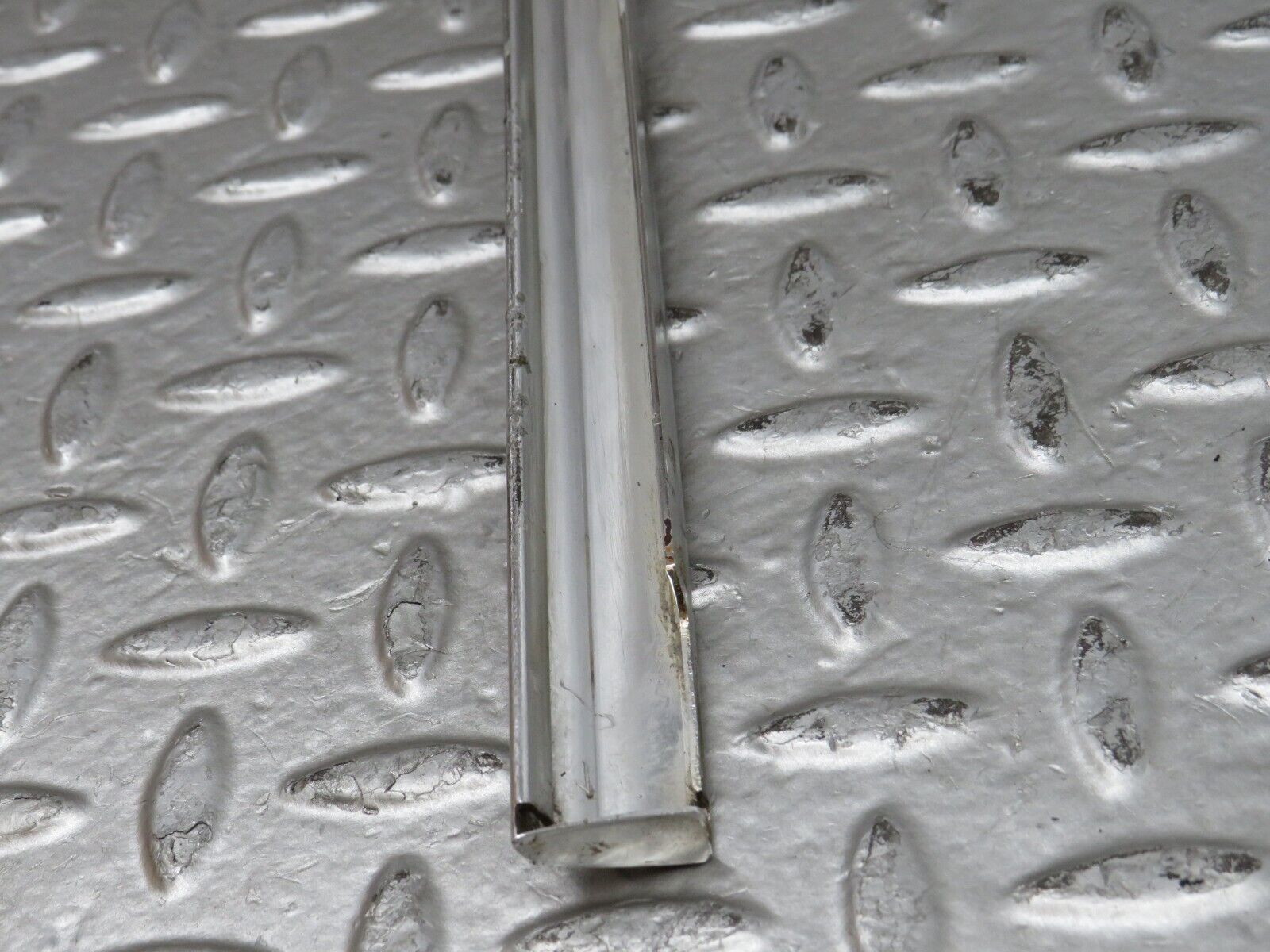 28231 Mercedes-Benz S123 240D Wagon Rear Right Window Chrome Moulding Trim