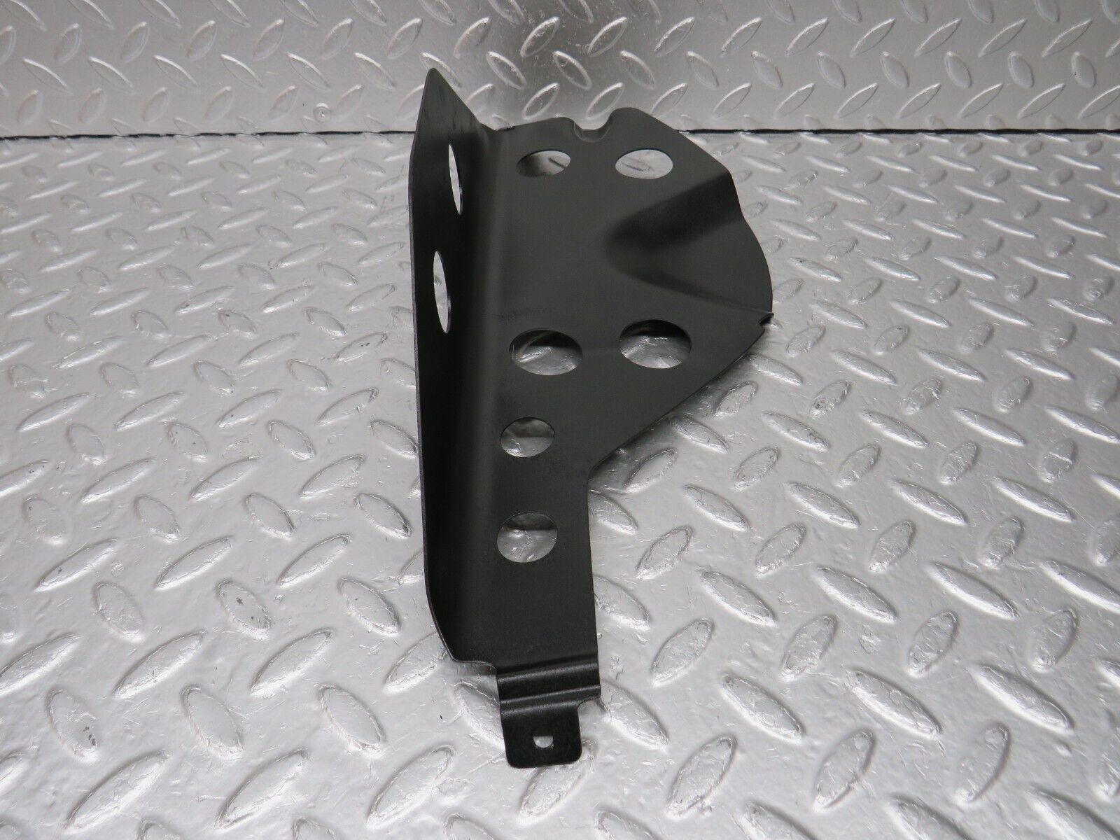 34654 Mercedes-Benz C126 380SEC Coupe Engine Bay Wire Cable Cover