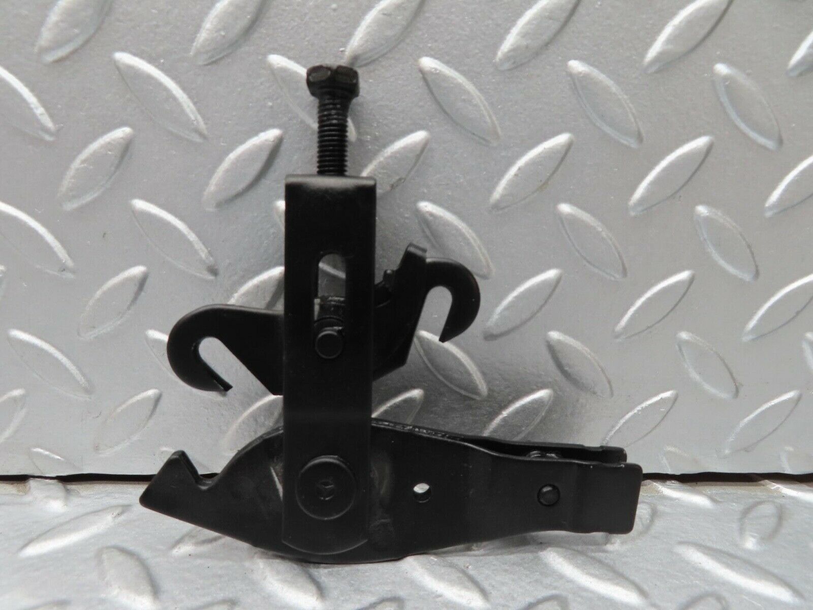 16505 Mercedes-Benz W124 260E Handbrake Regulator