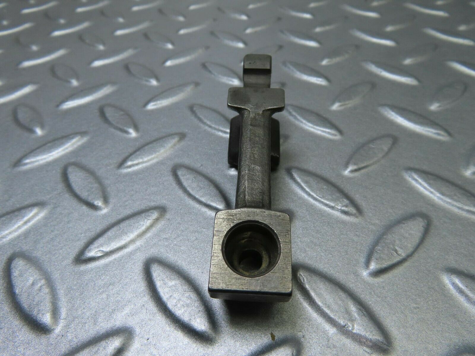 9135 Mercedes-Benz W108 Valve Rocker Arm With Retaining Spring