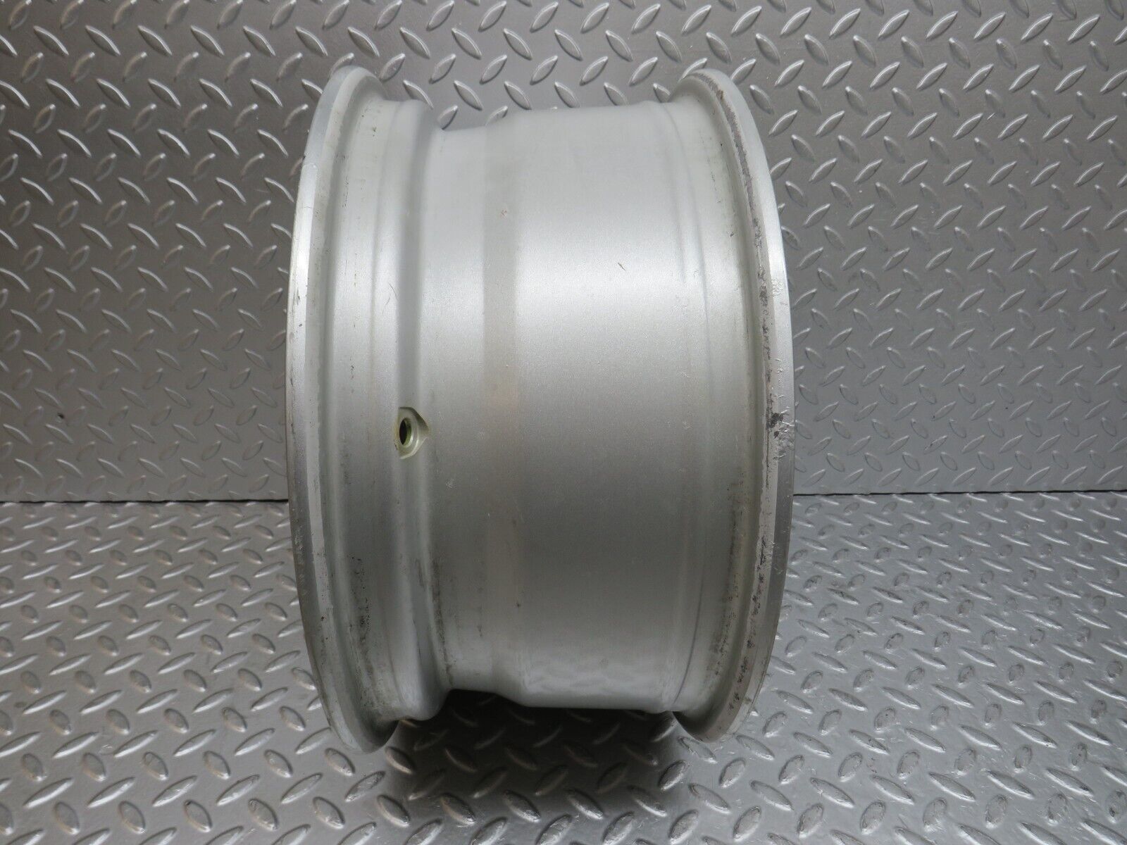 38188 Mercedes-Benz A124 Alloy Wheel 7Jx15H2 ET37 KBA44301