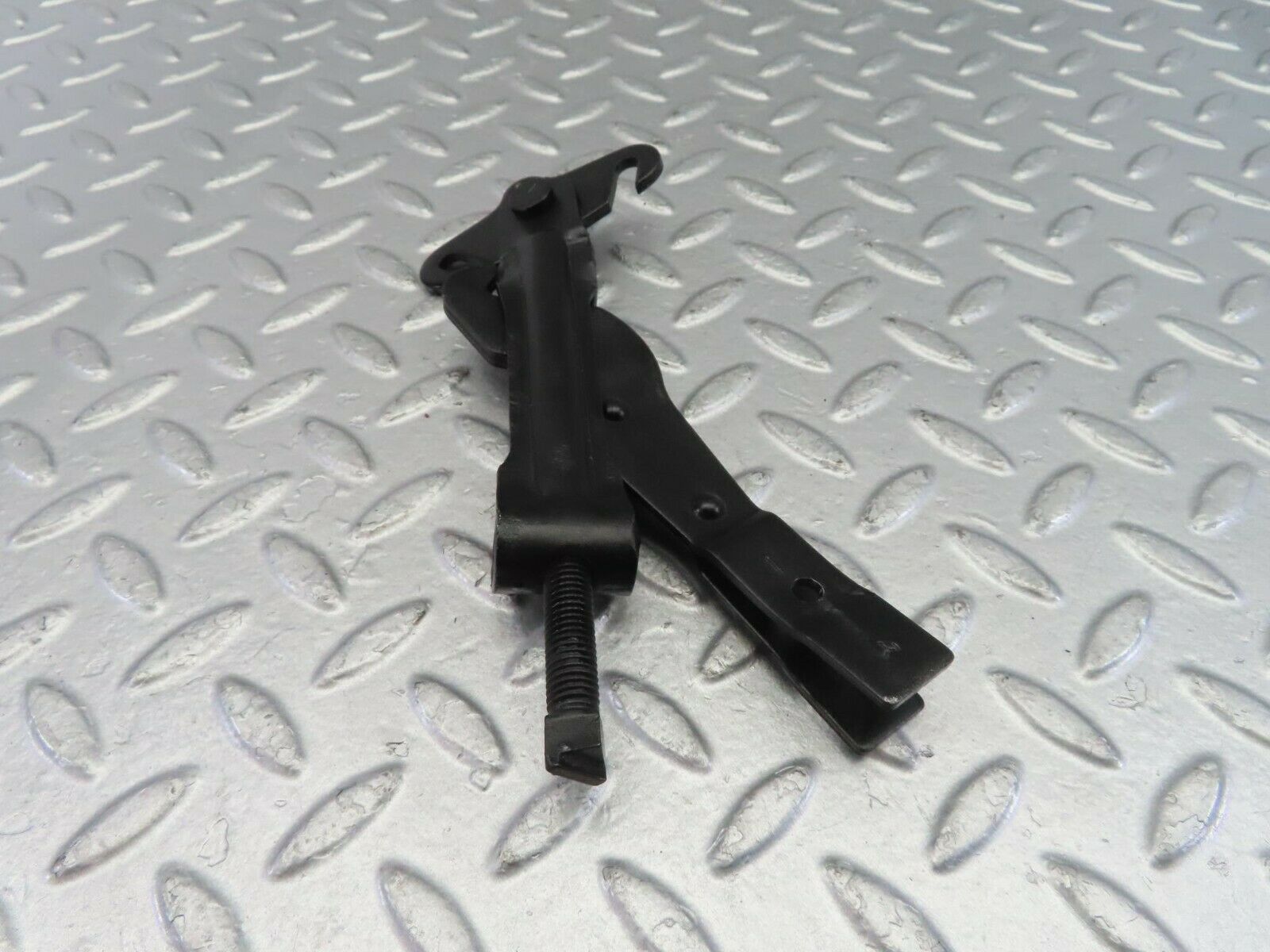 10850 Mercedes-Benz W123 230E Handbrake Adjusting Handbrake Regulator