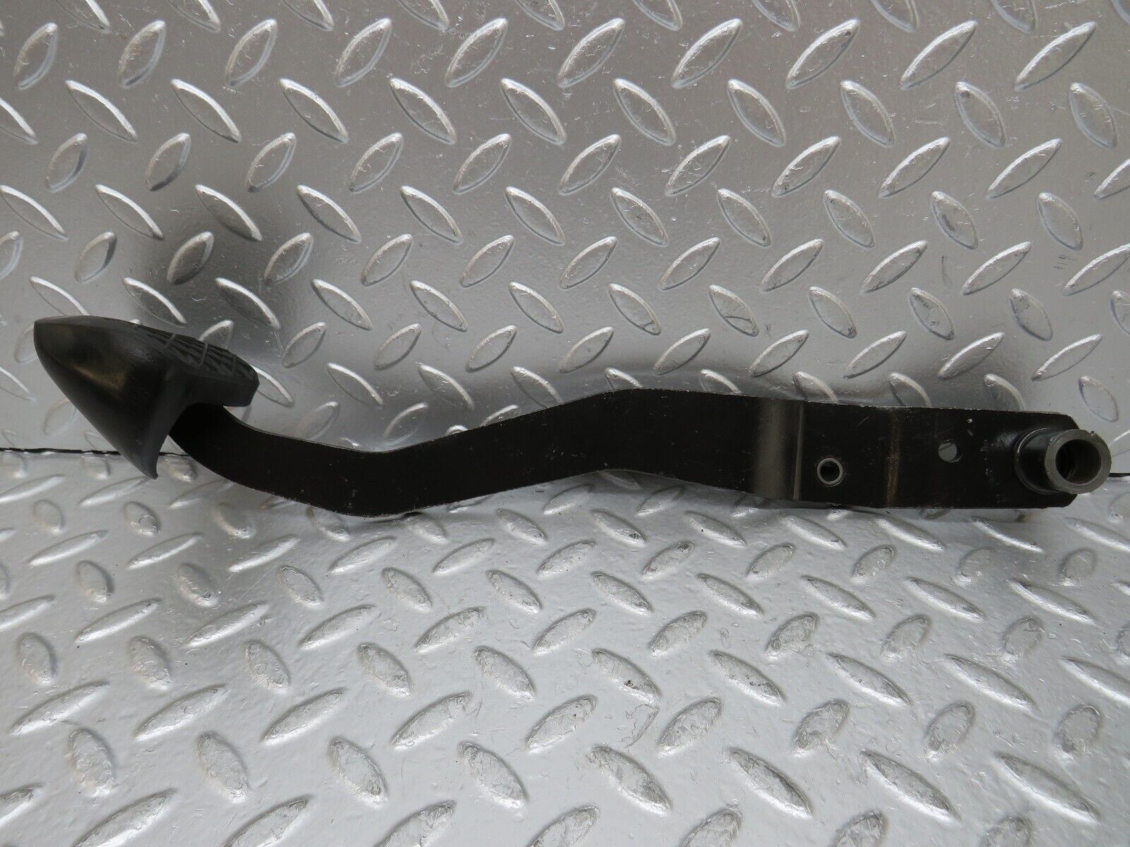 26786 Mercedes-Benz W123 240D Brake Pedal With Rubber