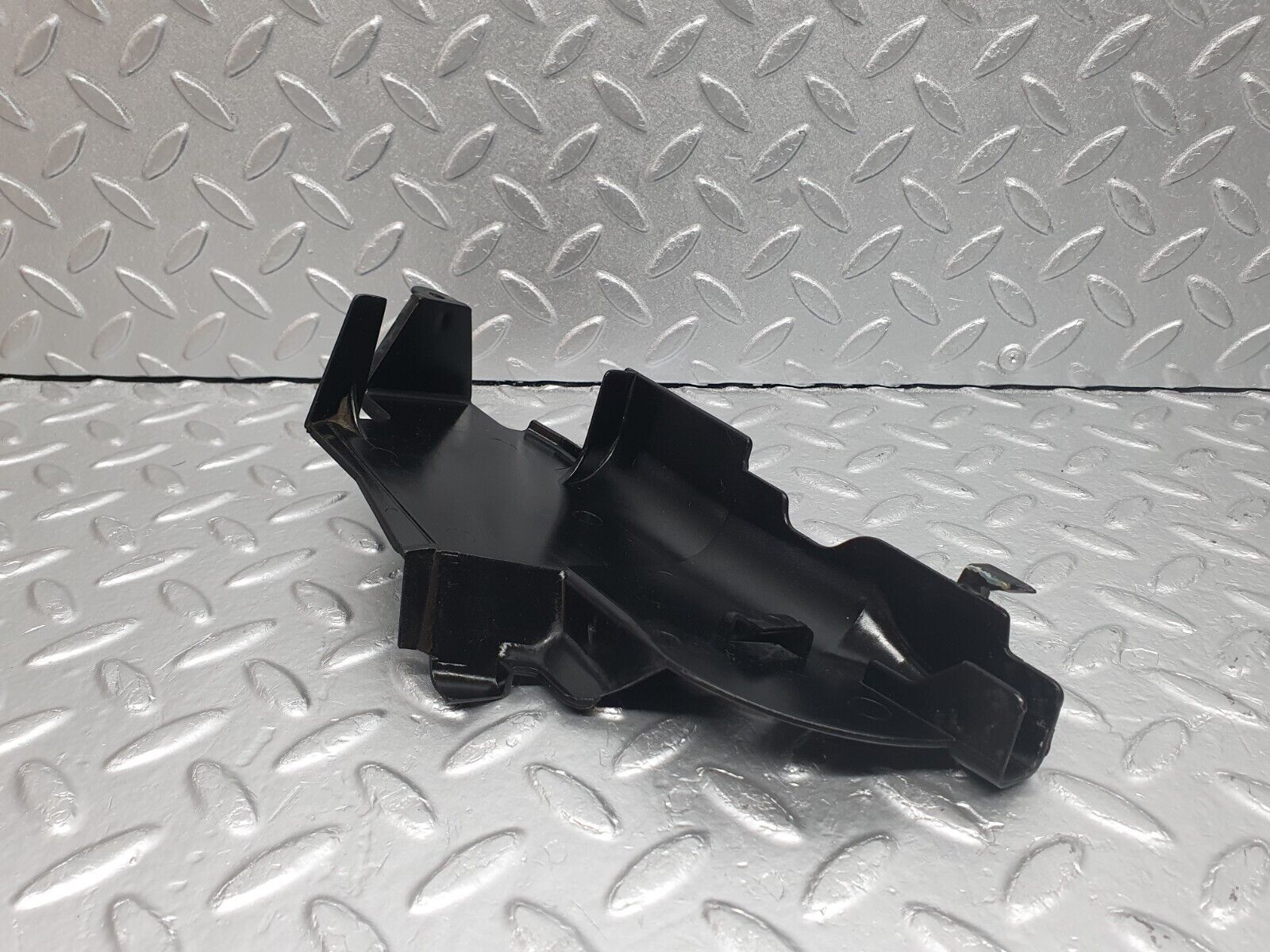 40907 Mercedes-Benz W126 300SE Front Right Door Lock Inner Cover 1267230408