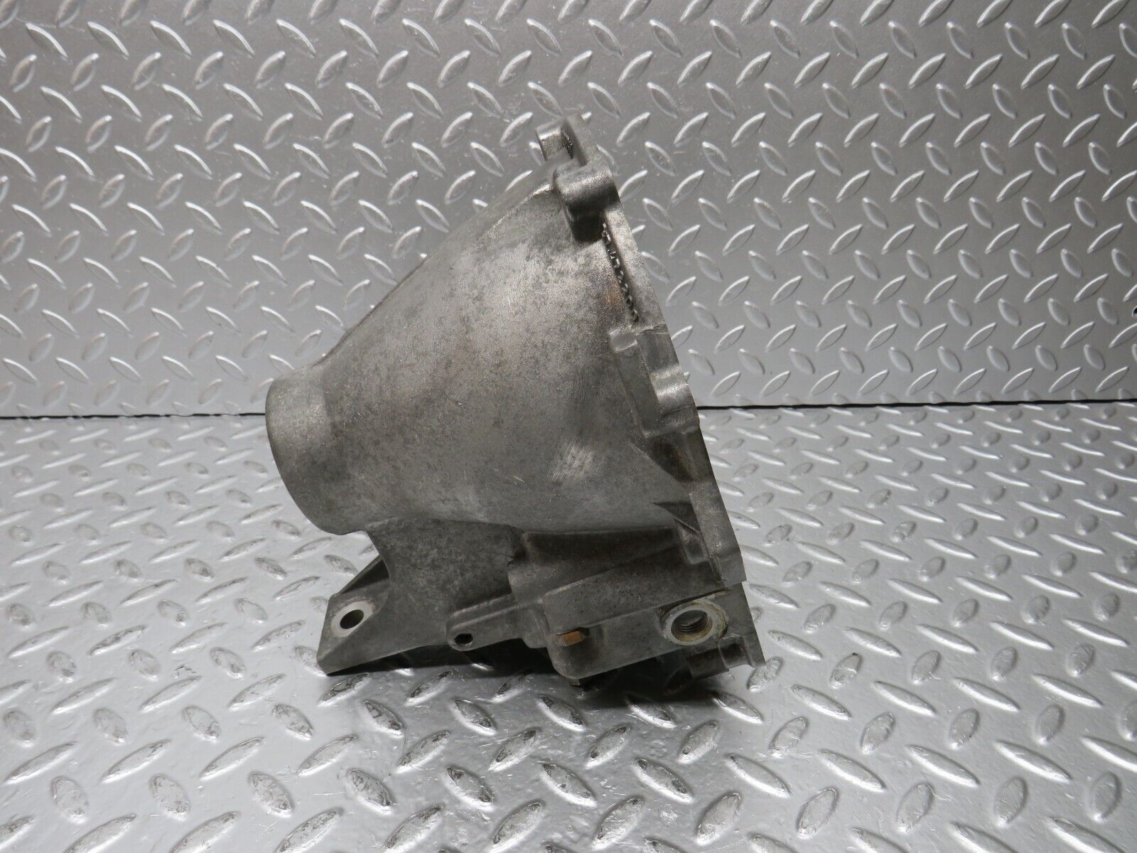 30230 Mercedes-Benz W123 230E Auto Gearbox Rear Housing 722.122 1152709311