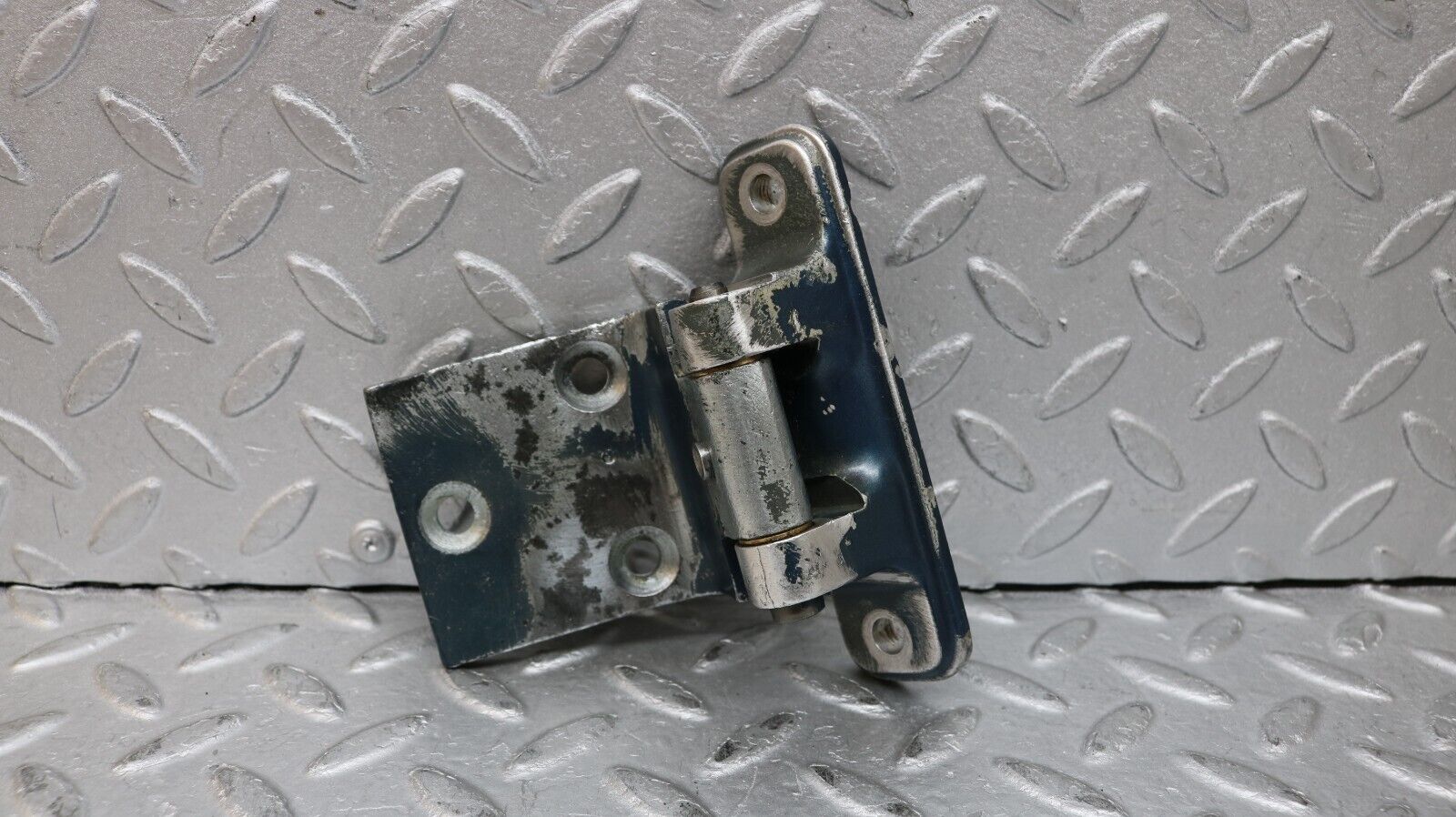 37271 Mercedes-Benz W109 300SEL Door Hinge Right Side