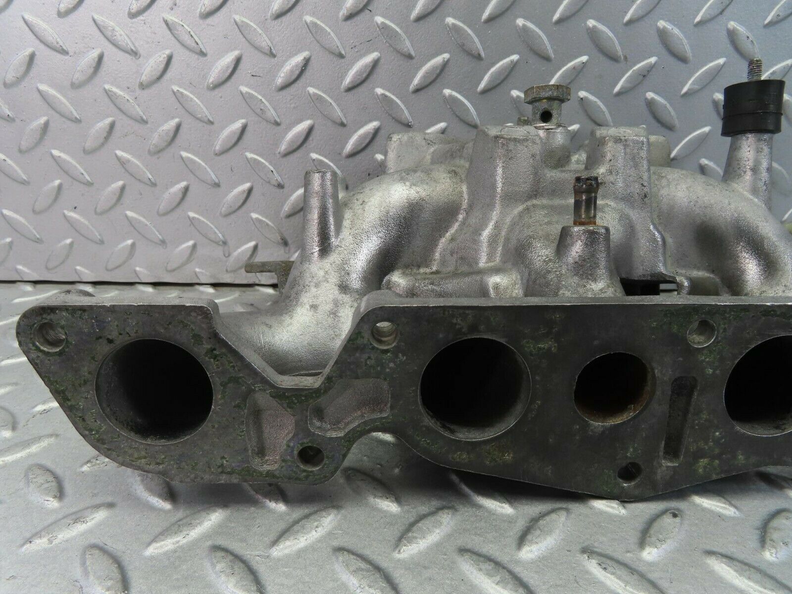 8677 Mercedes-Benz W123 Intake Manifold 1021411601