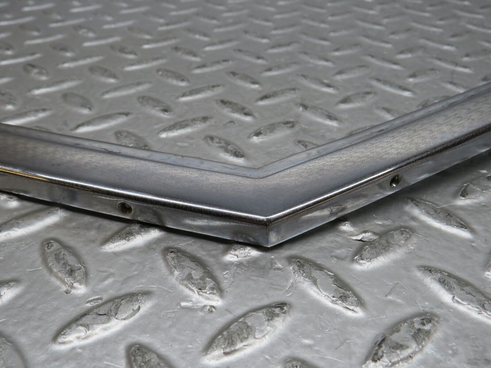 37317 Mercedes-Benz W109 300SEL Front Left Door Chrome Window Frame