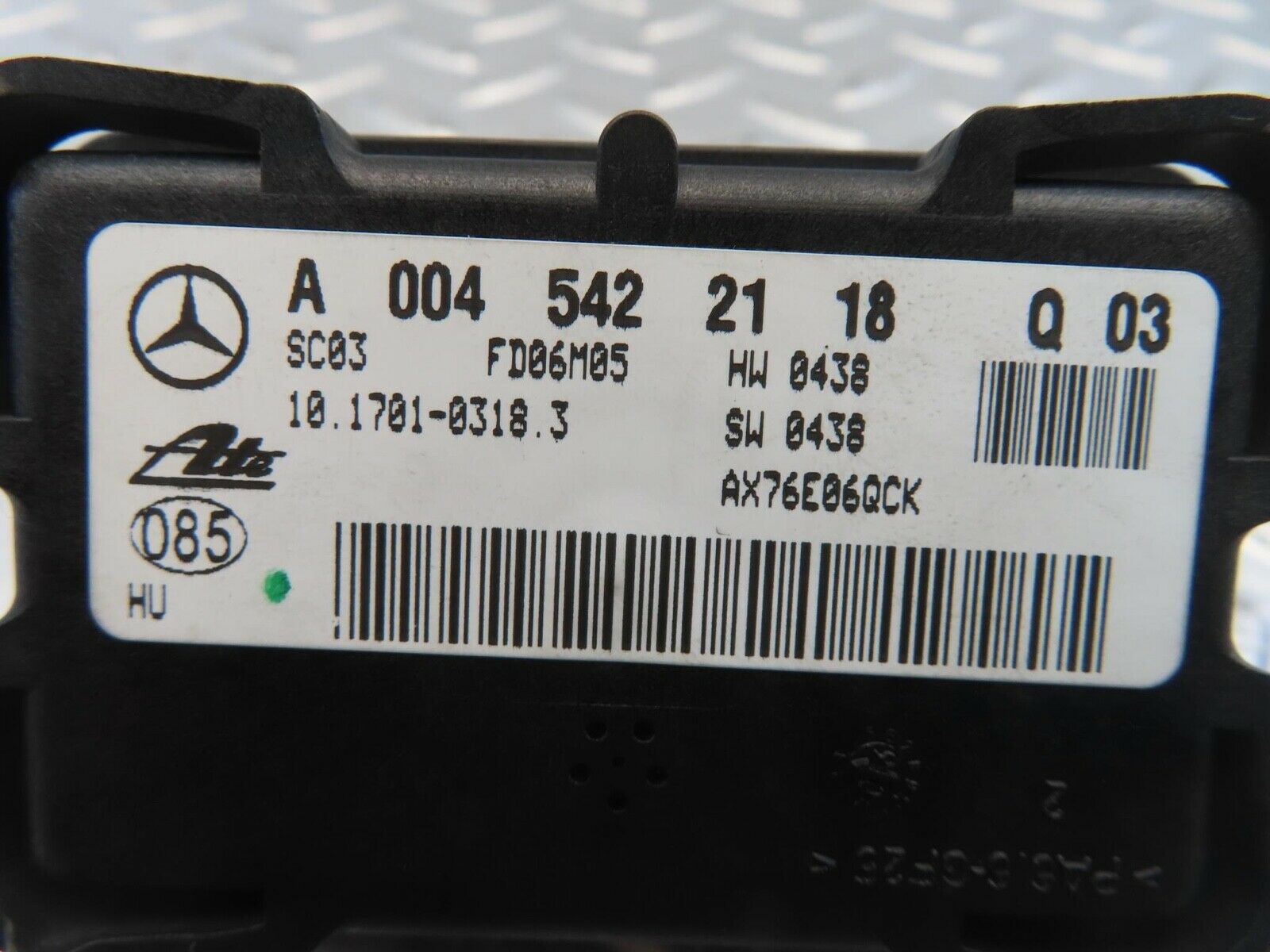 11090 Mercedes-Benz W221 S320 ESP Yaw Rate Sensor 0045422118