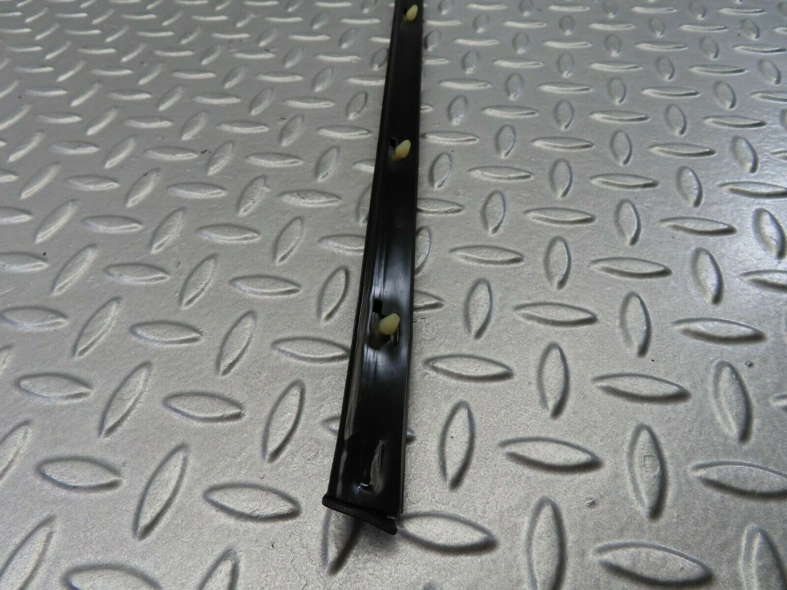 7871 Mercedes-Benz W115 220D Centre Door Chrome Trim Rear Left