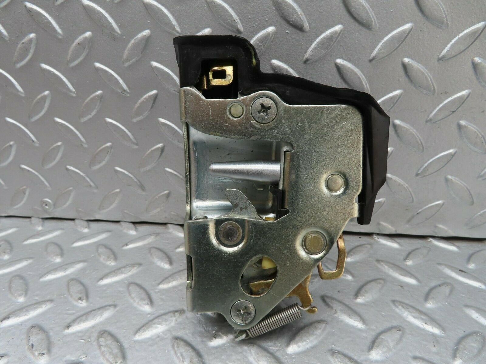 15232 Mercedes-Benz W123 230E Rear Right Door Lock Mechanism 1237330208