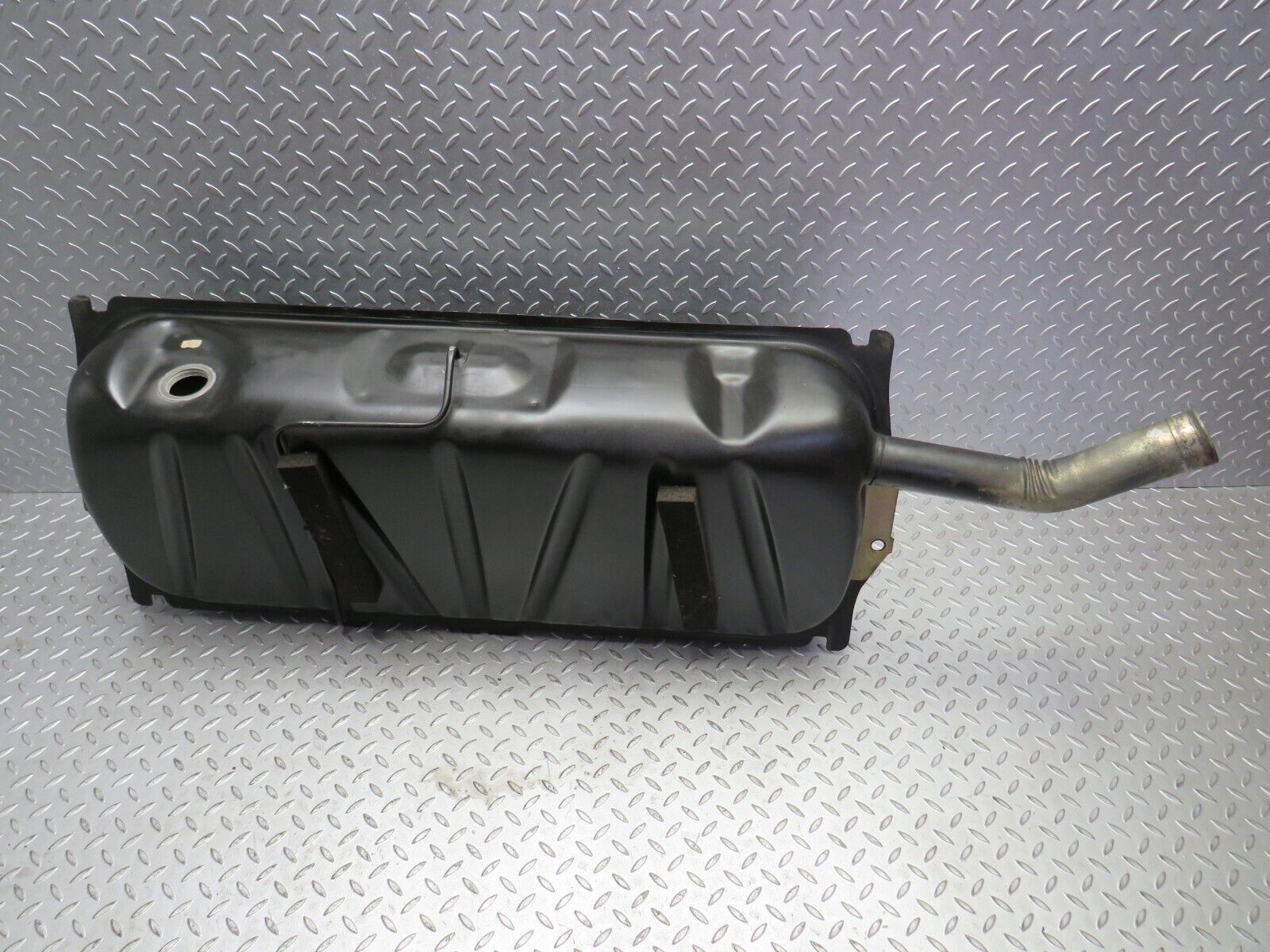 29915 Mercedes-Benz W123 230E Fuel Tank