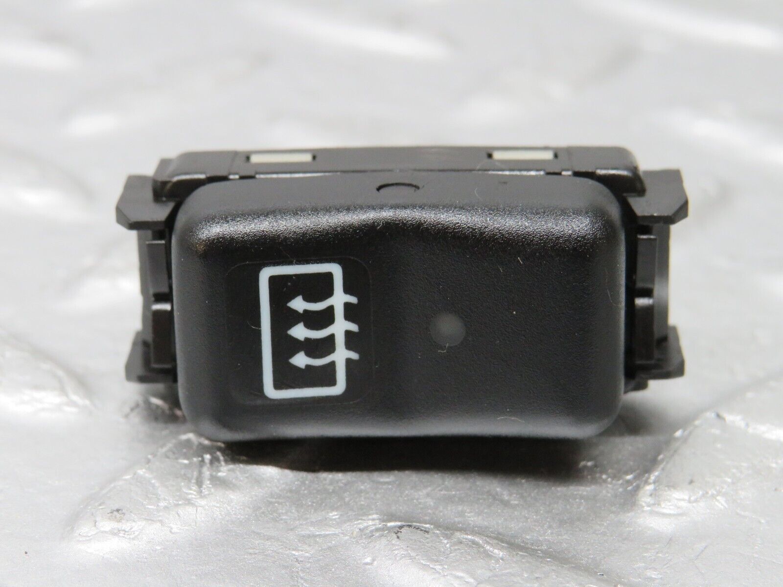 33333 Mercedes-Benz W202 C180 Rear Windscreen Defroster Switch 1408205110