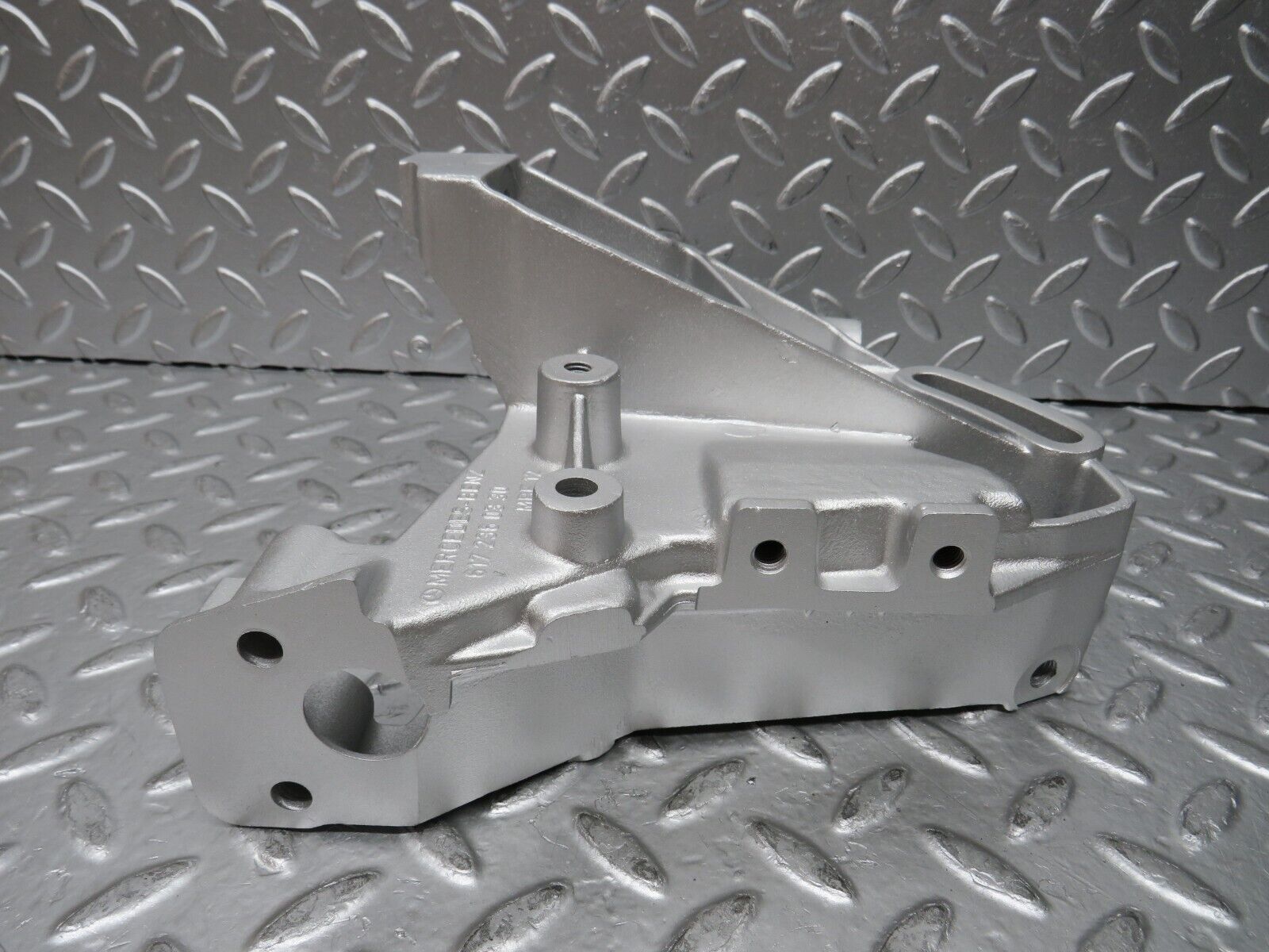 26825 Mercedes-Benz W123 240D Power Steering Pump Bracket 6172360330