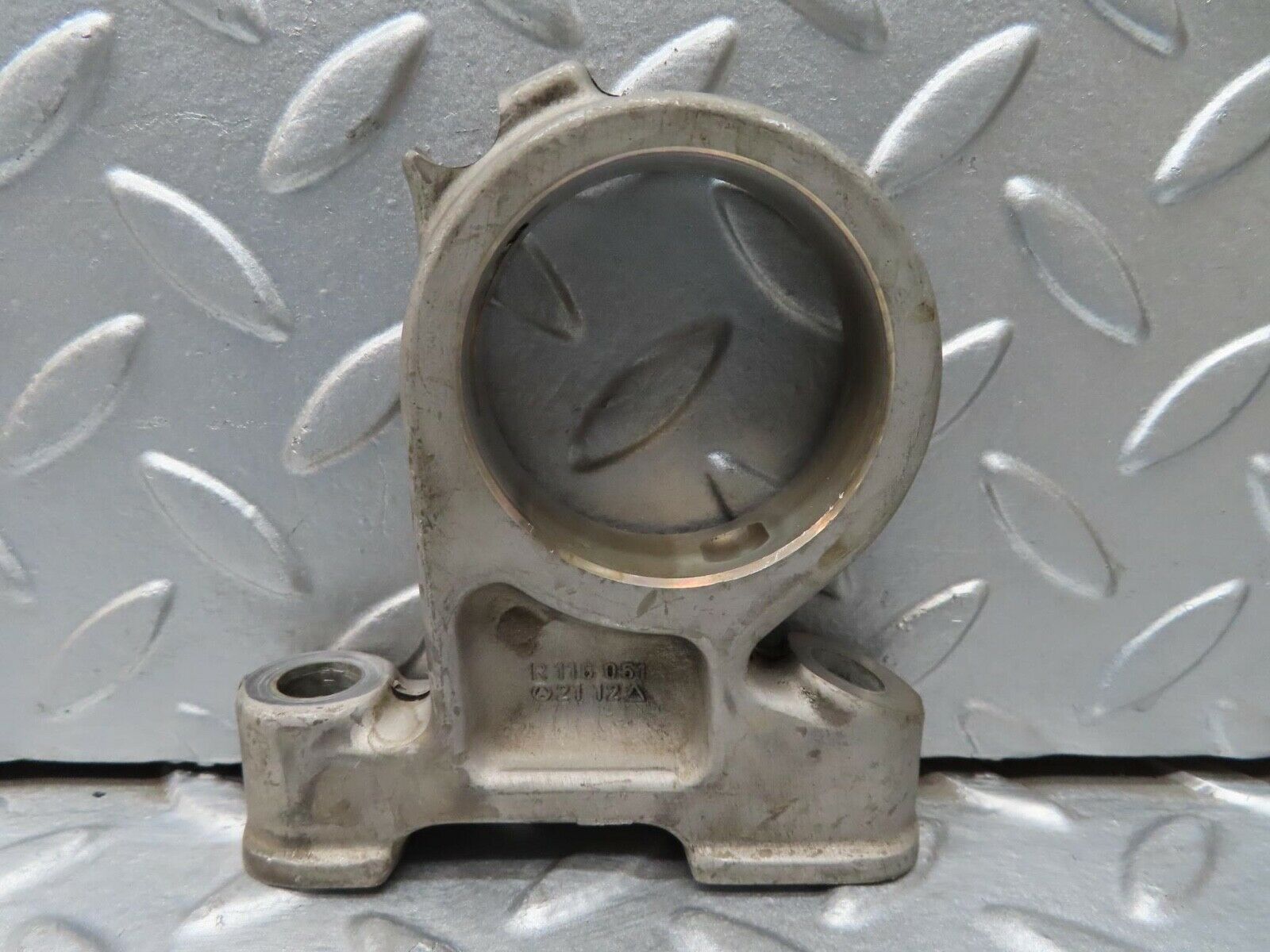 16554 Mercedes-Benz C107 350SLC Coupe Camshaft Tower Bearing 1160512112