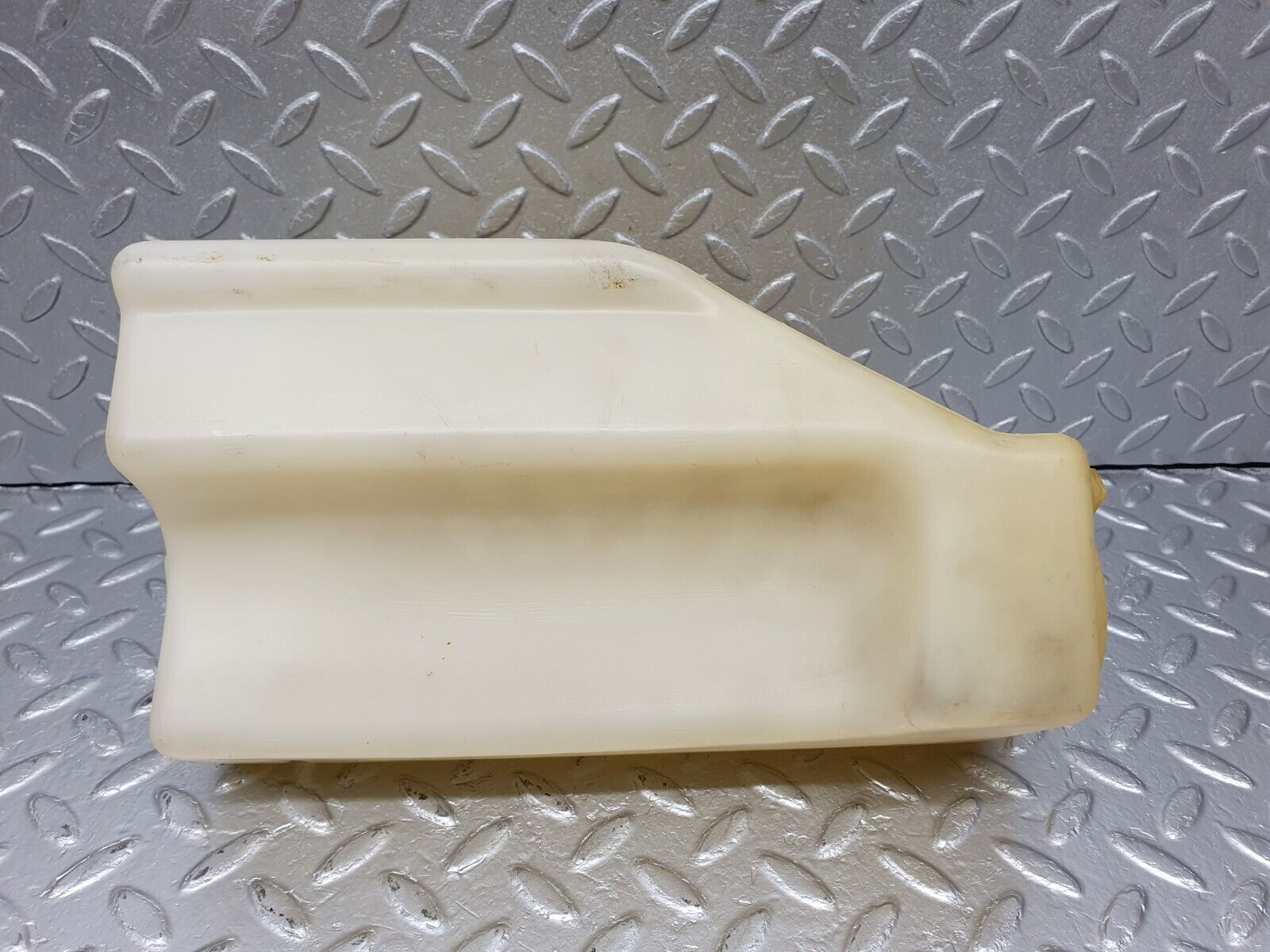 40814 Mercedes-Benz W123 300D Windscreen Washer Fluid Reservoir 1238690720 1238690072