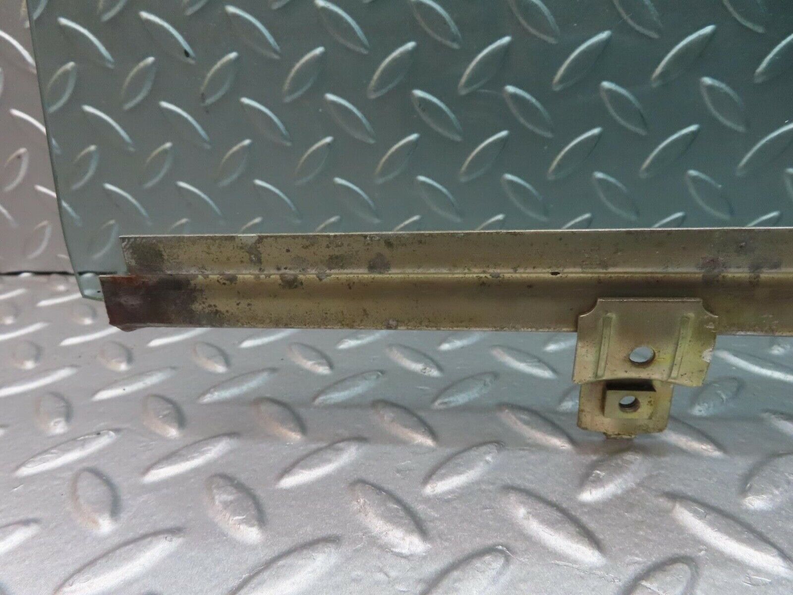 12911 Mercedes-Benz W123 200 Rear Right Door Window Glass