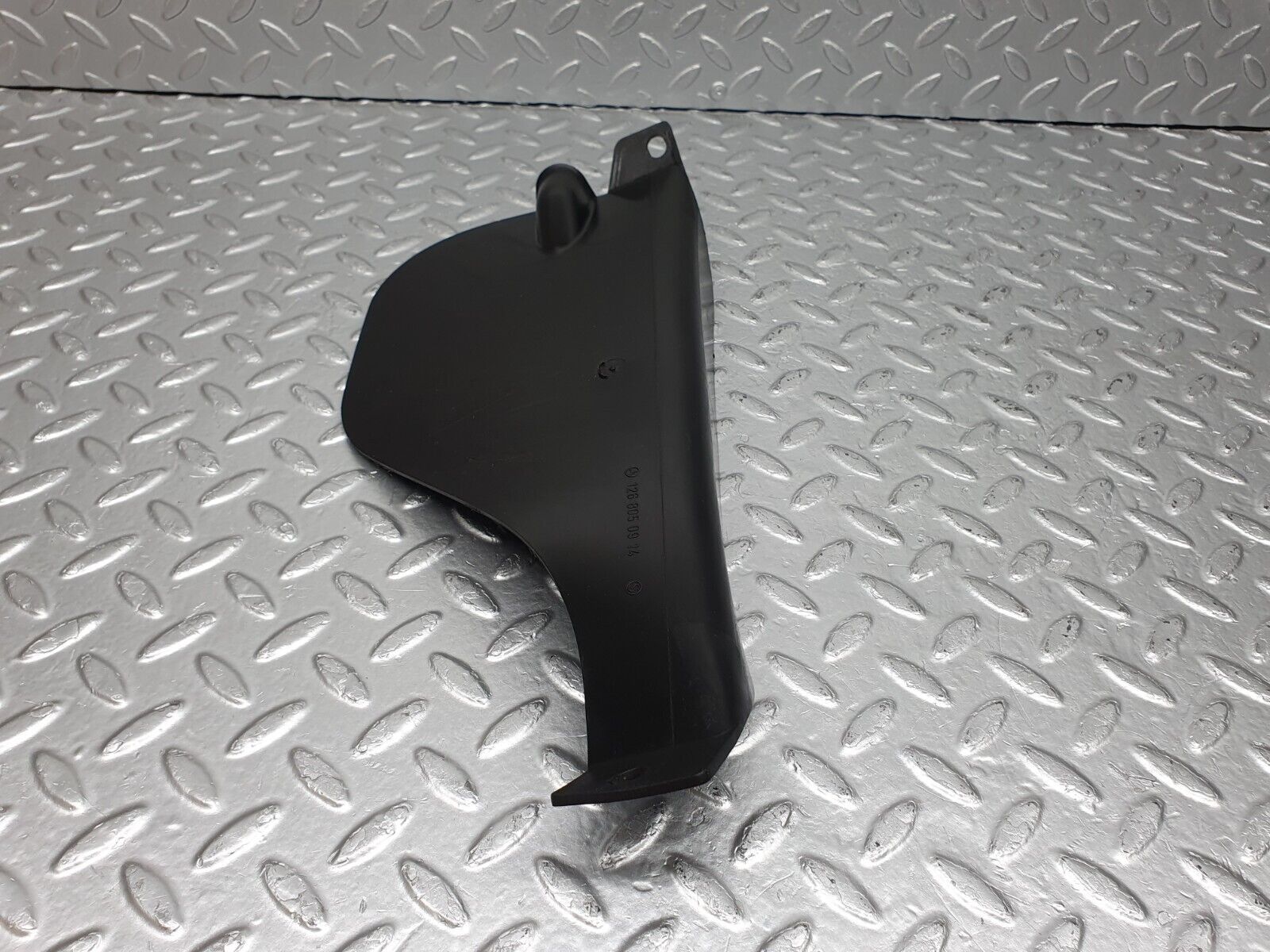 40951 Mercedes-Benz W126 300SE Vacuum Pump Housing Cover 1268050914