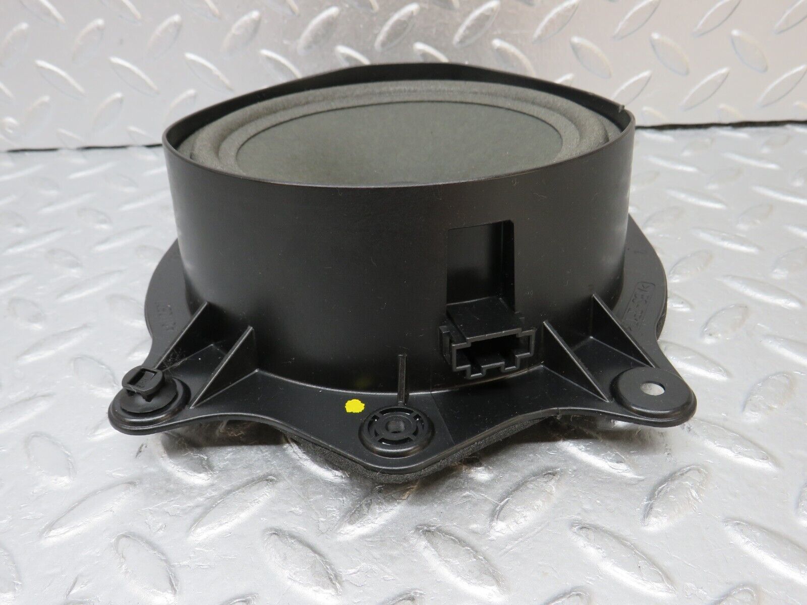 35226 Mercedes-Benz W221 Rear Right Door Loudspeaker 2218203102