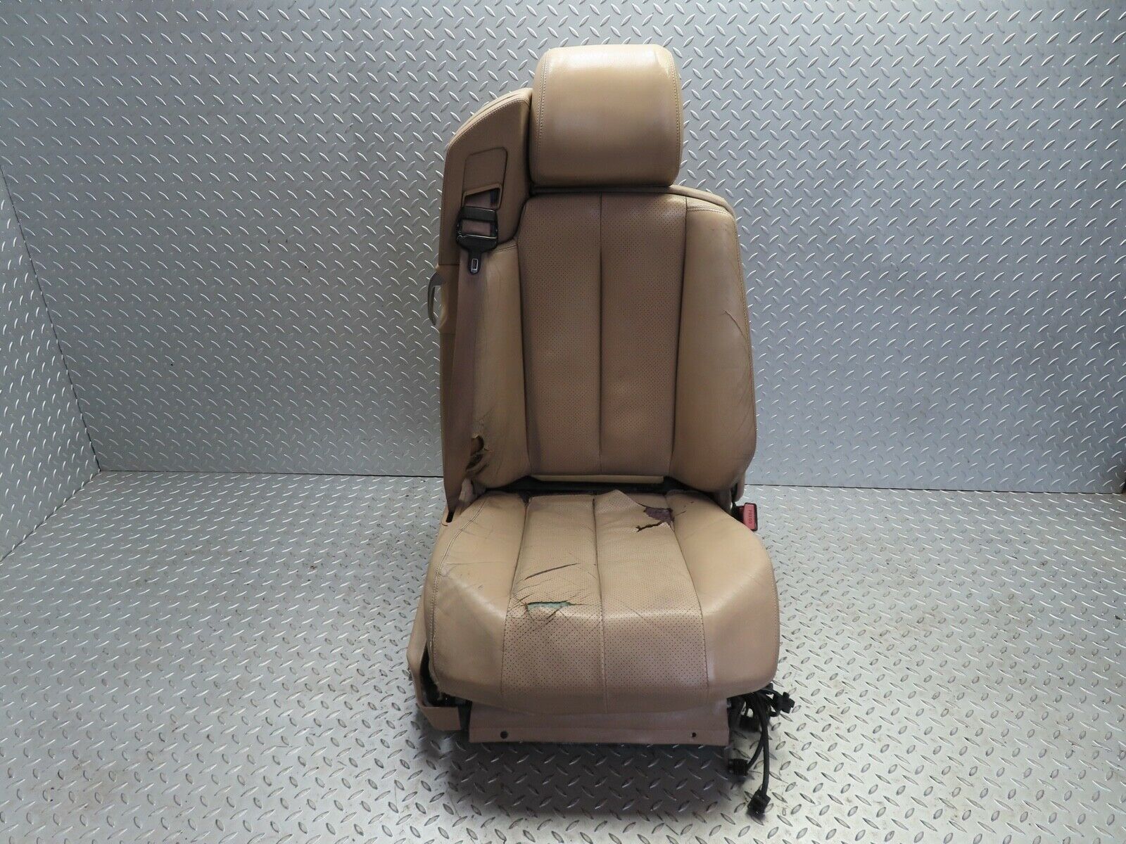 19843 Mercedes-Benz R129 300SL Coupe Electric Front Right Seat Cream Leather