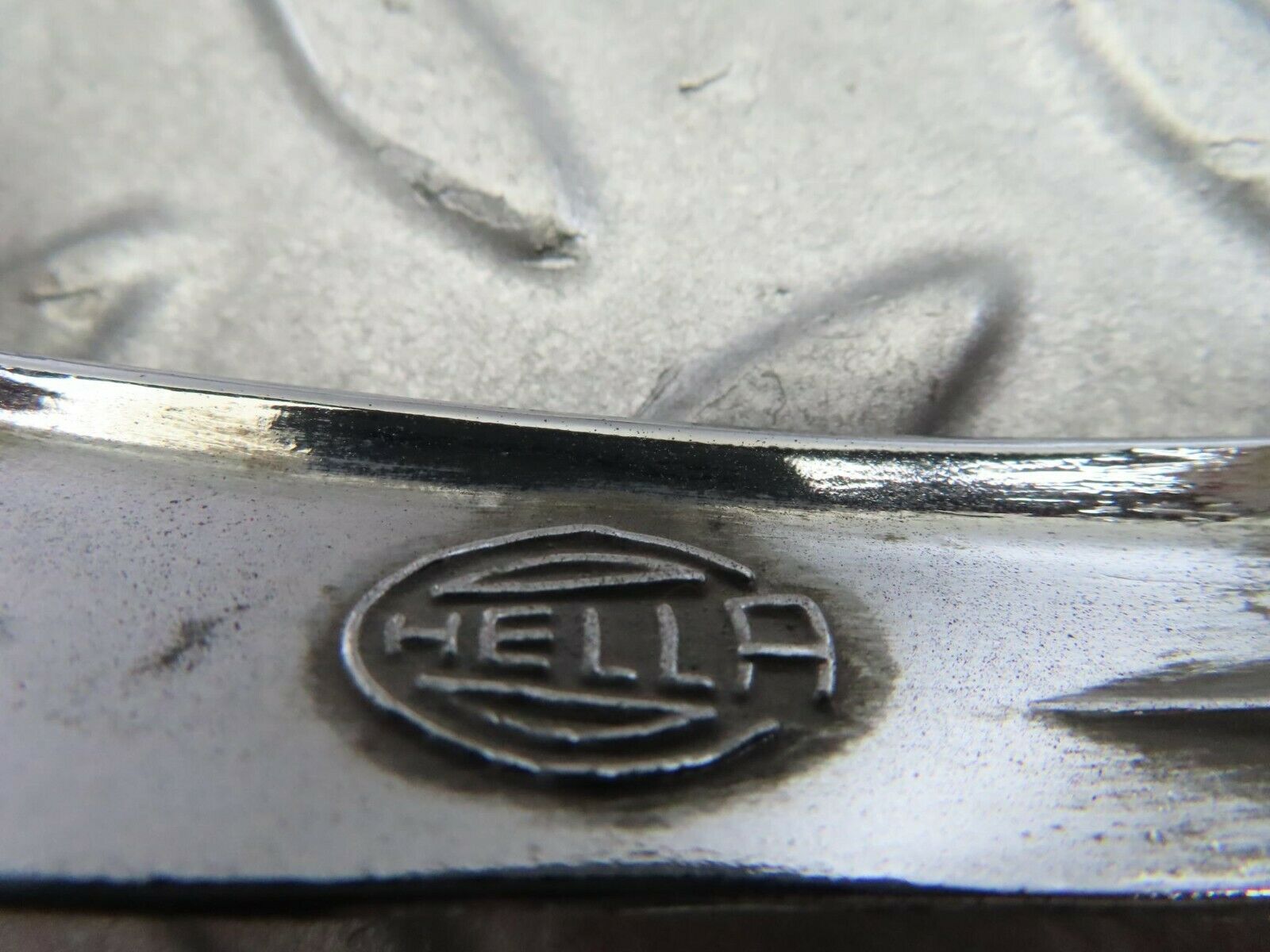 8141 Mercedes-Benz W114 Headlight Chrome Frame