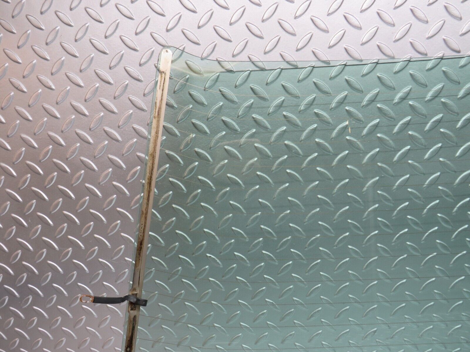 31746 Mercedes-Benz W201 190LE 1.8L Rear Heated Windscreen Glass