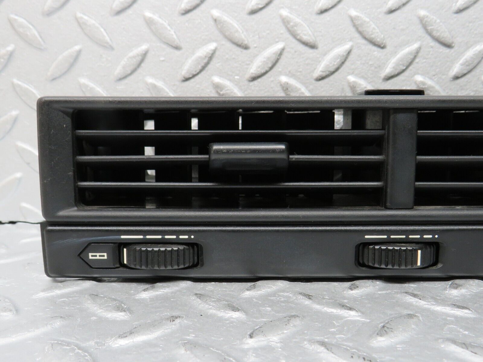 38557 Mercedes-Benz R129 280SL Coupe Dash Centre Air Vent 1298300054