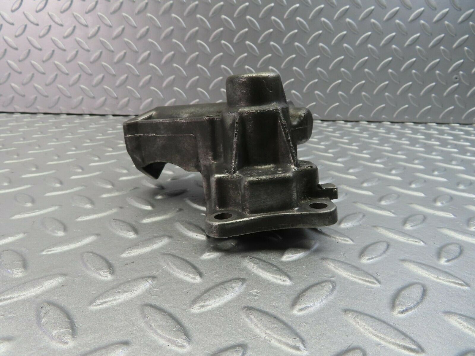 9821 Mercedes-Benz C123 280CE Coupe Ignition Distributor Housing 1101580515