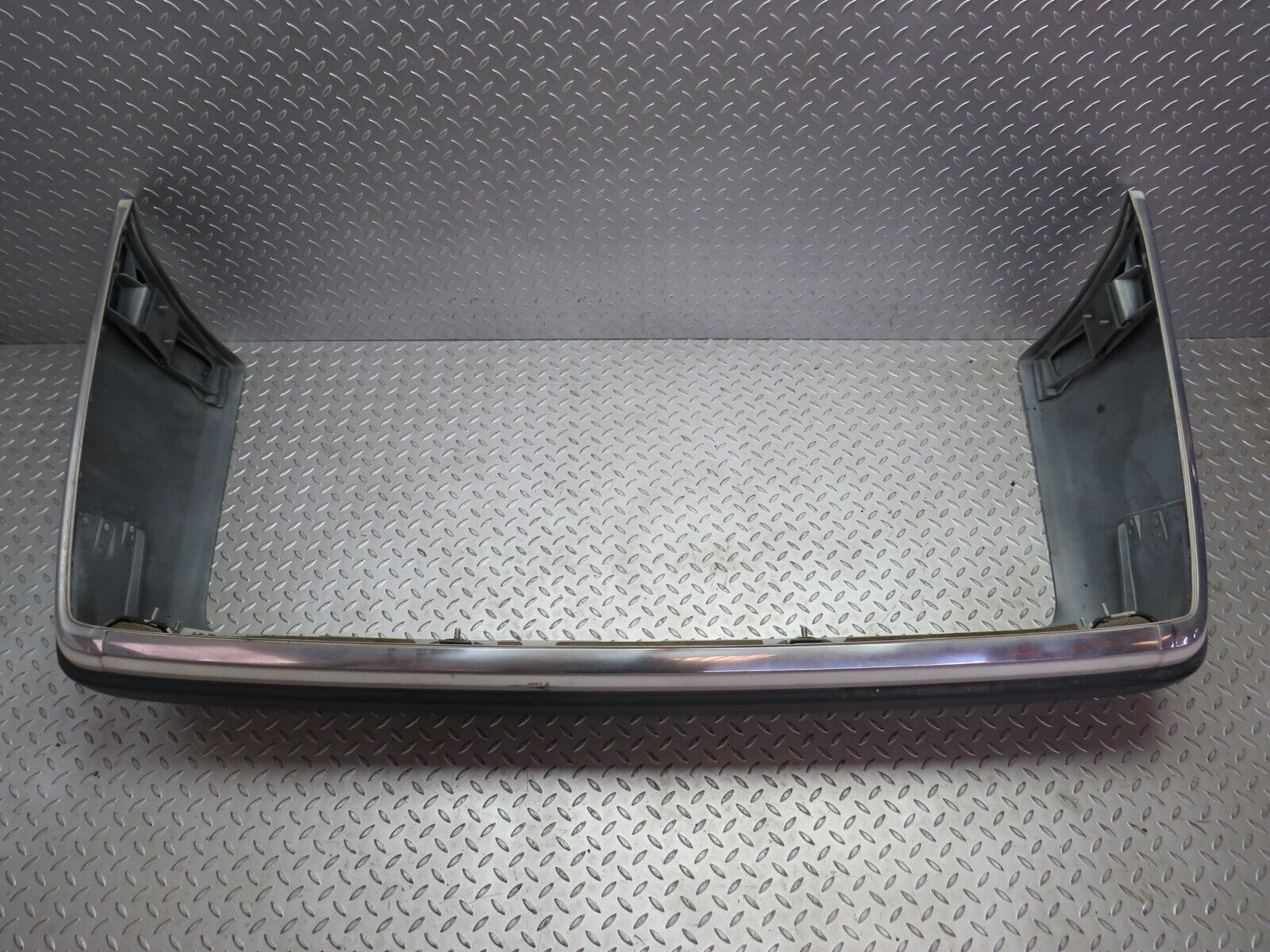 30539 Mercedes-Benz W124 230E Rear Bumper 1248800340