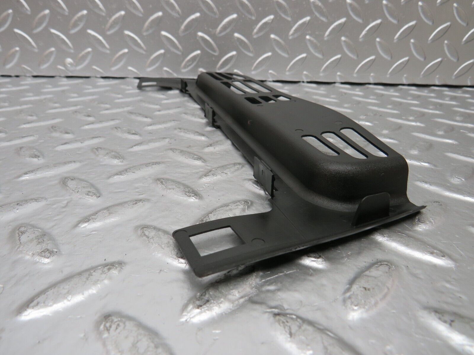 25172 Mercedes-Benz W201 190D Centre Console Trim 2016831236