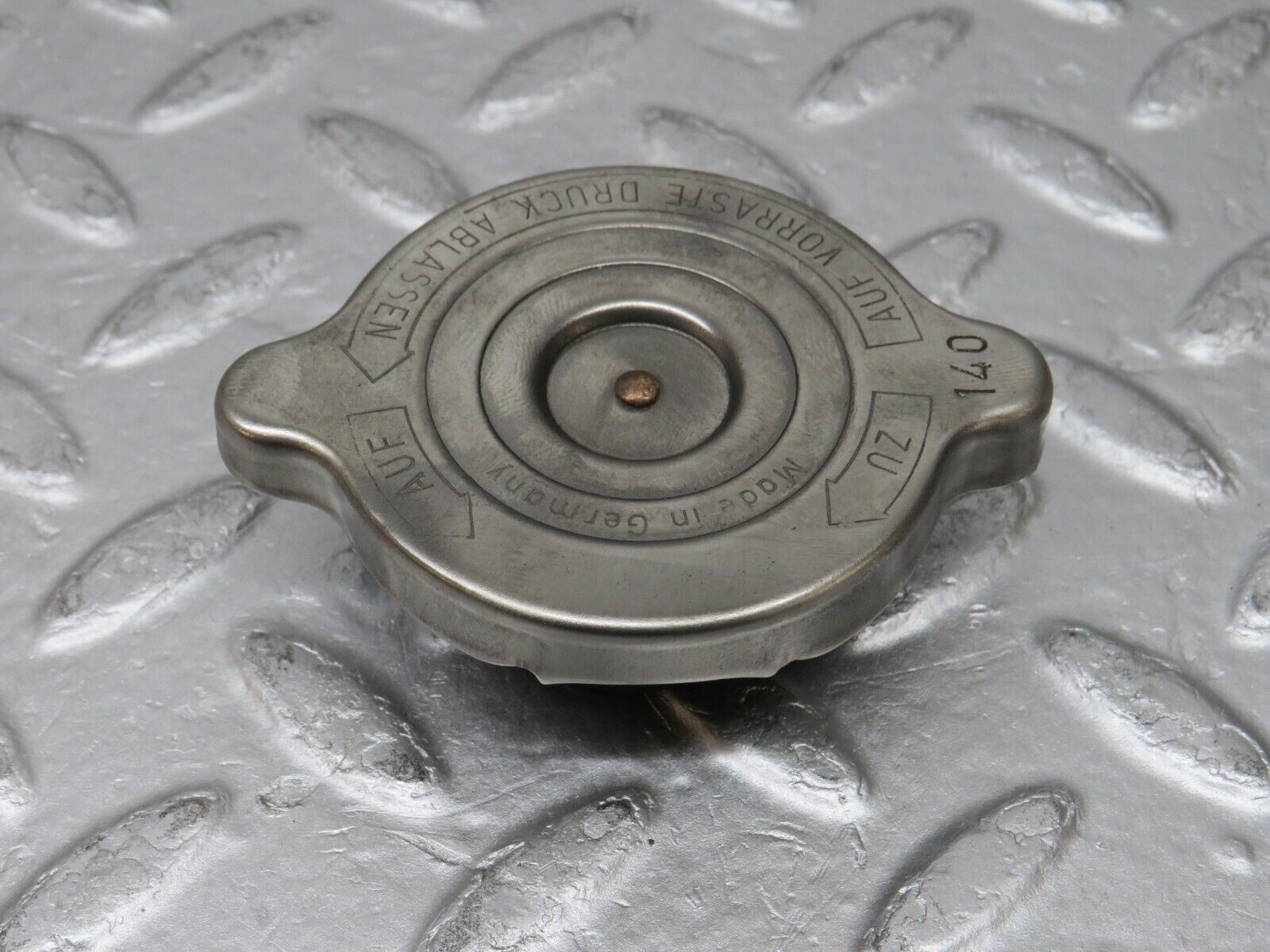37741 Mercedes-Benz A124 320E Cabriolet Radiator Cap