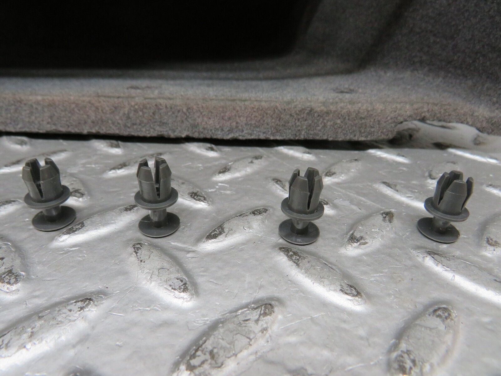 26611 Mercedes-Benz C124 220CE Coupe Glove Box 1246800191