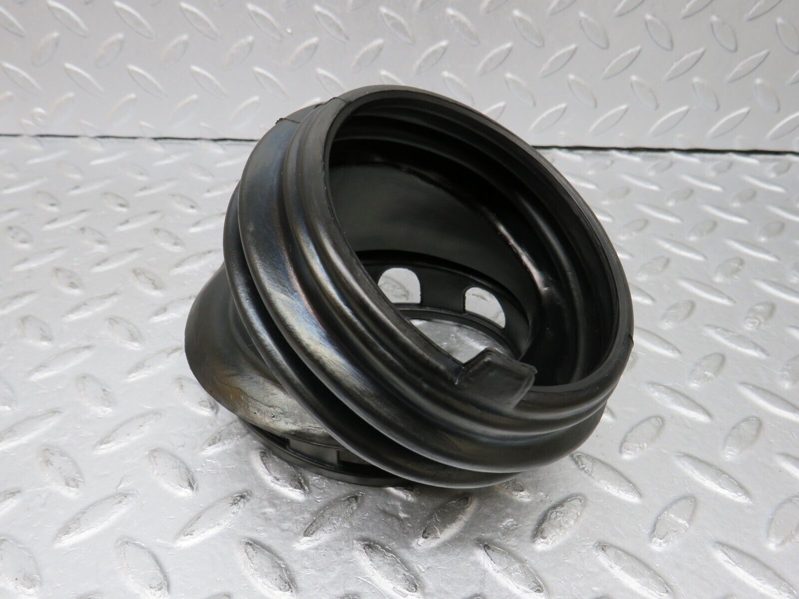 36180 Mercedes-Benz W126 420SE Fuse Box Rubber Grommet 1265450146