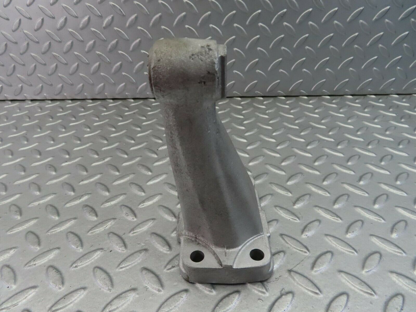 7967 Mercedes-Benz W115 220D Engine Mount Bracket Right Side 1152230504