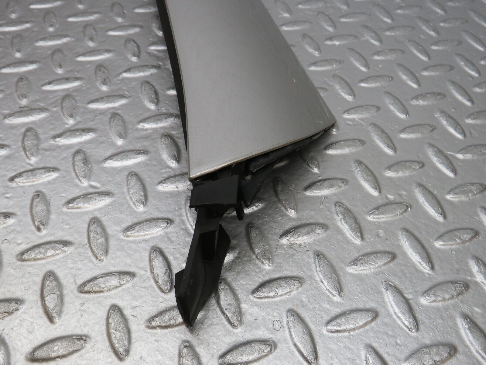 39355 Mercedes-Benz R129 320SL Coupe A Pillar Exterior Cover Trim Left 1296980118 1296980198