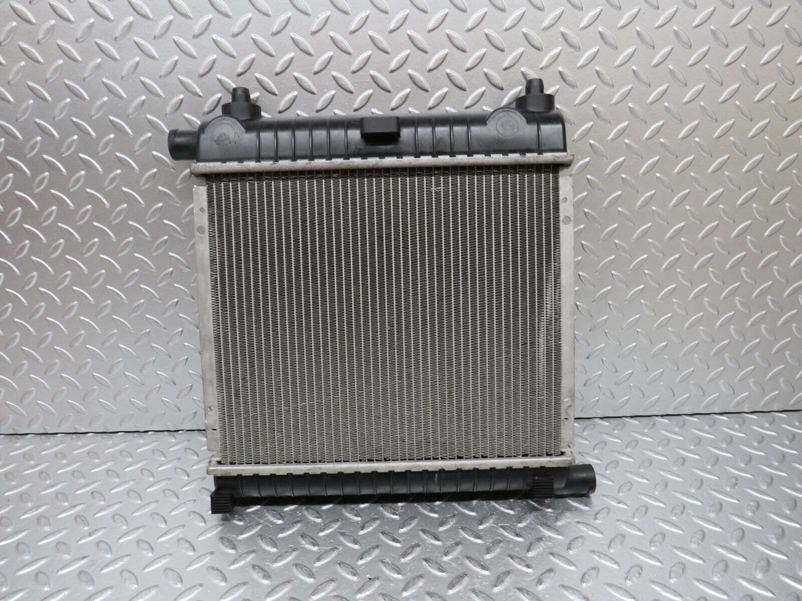 30894 Mercedes-Benz W201 190E 2.0L Engine Coolant Radiator RA 0170130