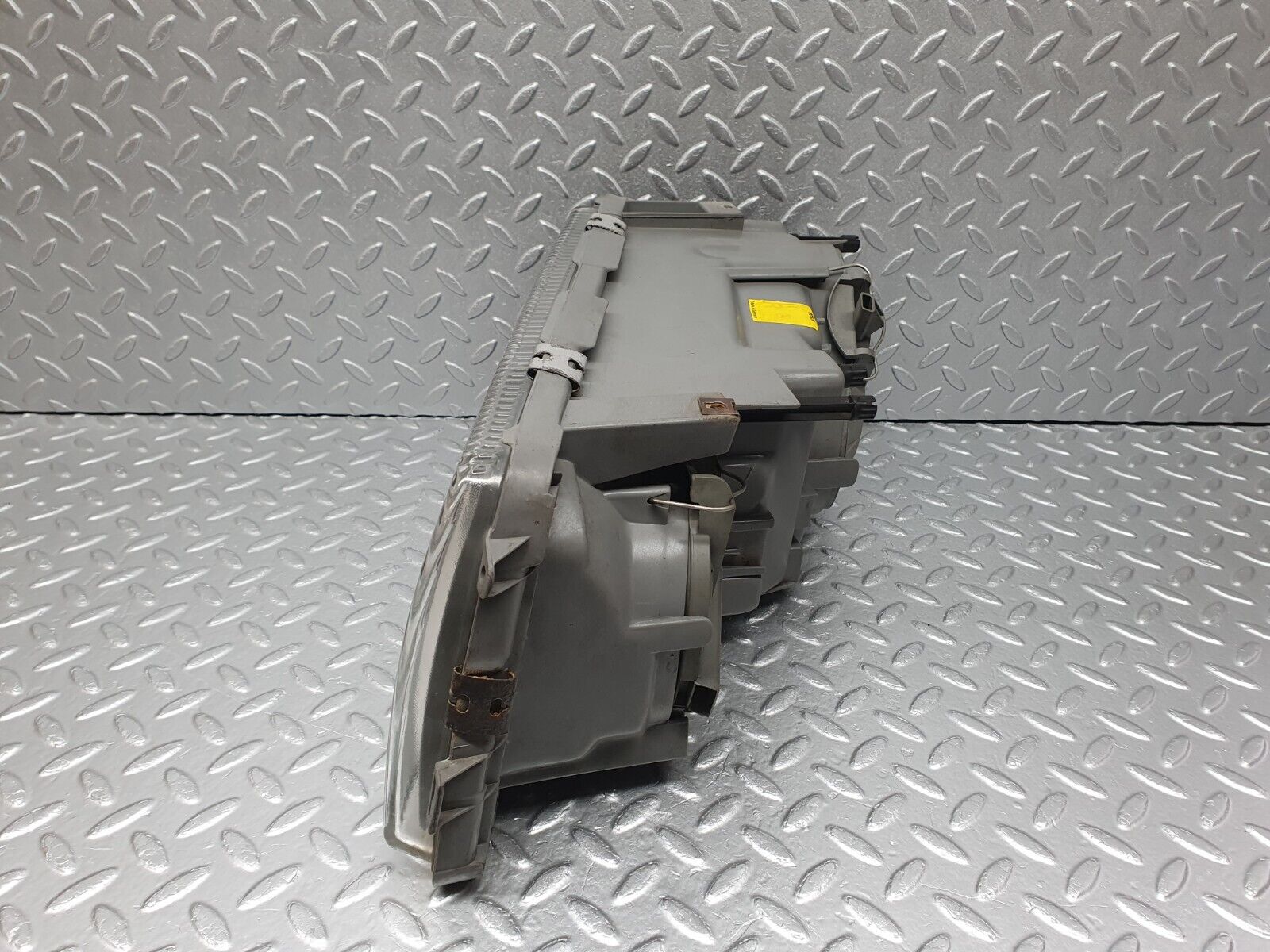 41013 Mercedes-Benz W126 300SE Headlight Right Side Bosch 1268209361 030106570