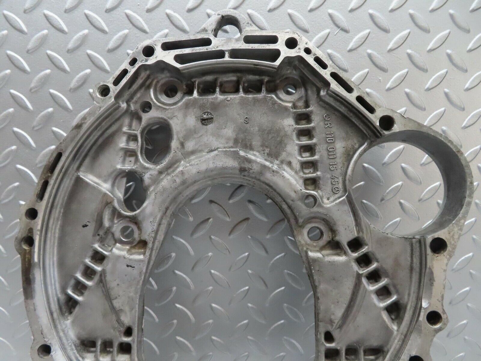 16018 Mercedes-Benz W123 280E Gearbox Flange 1100111545