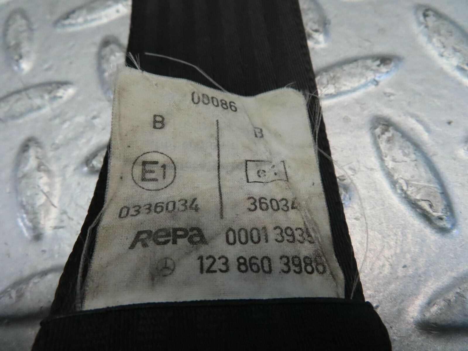 11435 Mercedes-Benz C123 230CE Rear Middle Seat Belt With Buckle 1236803988