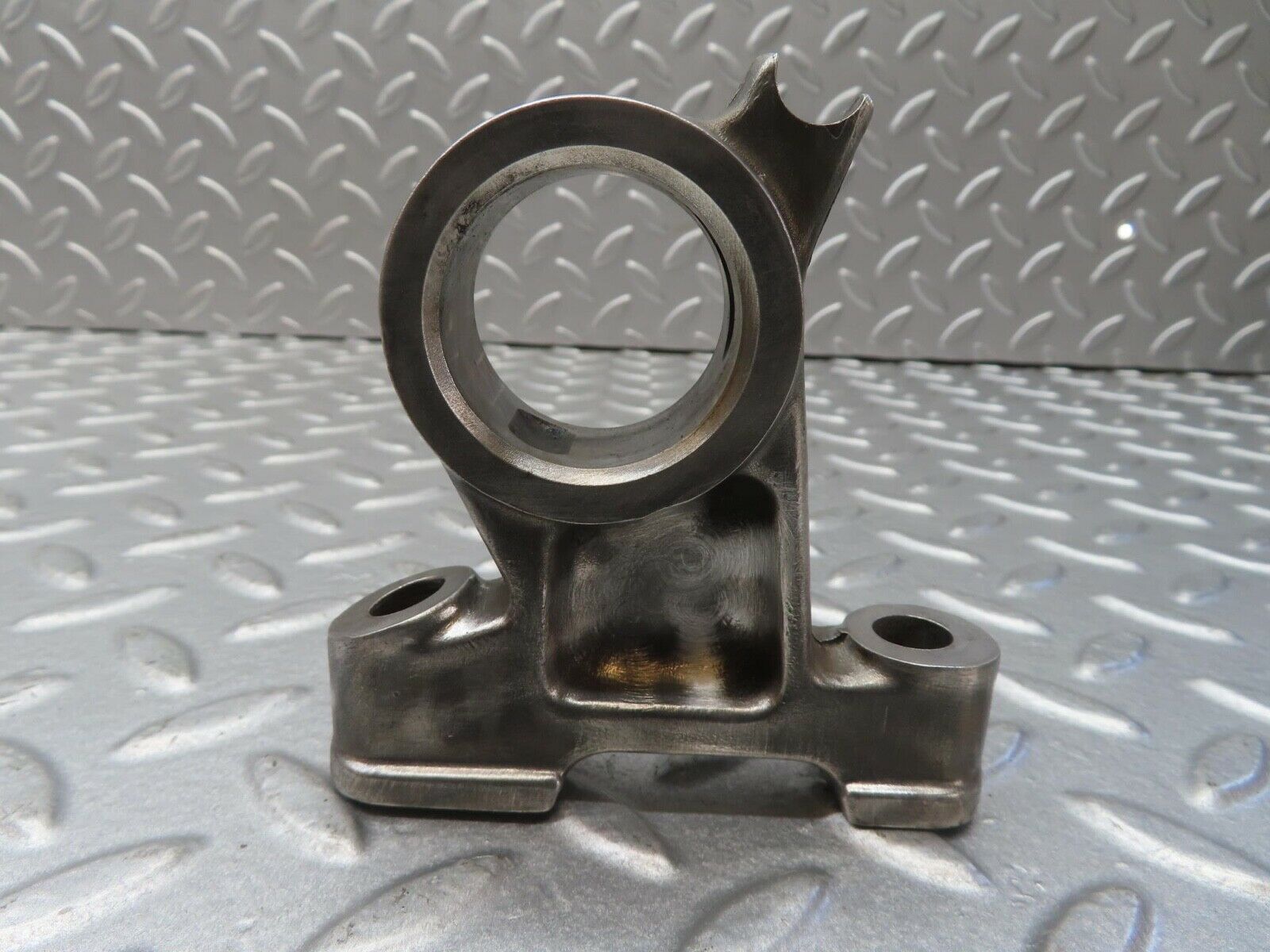 13353 Mercedes-Benz C107 350SLC Coupe Camshaft Tower Bearing