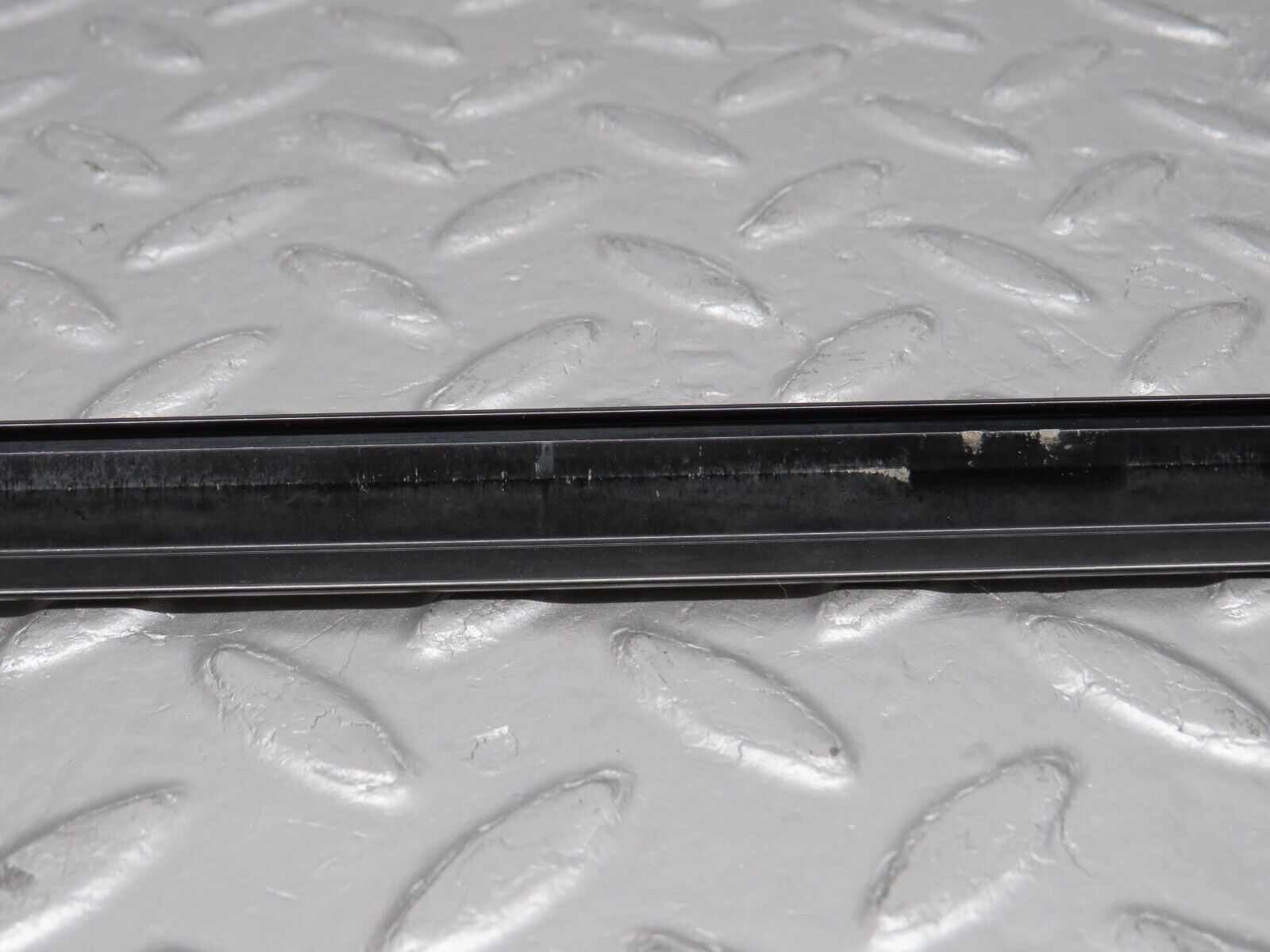 38523 Mercedes-Benz R129 280SL Coupe Right Door Window Moulding Trim