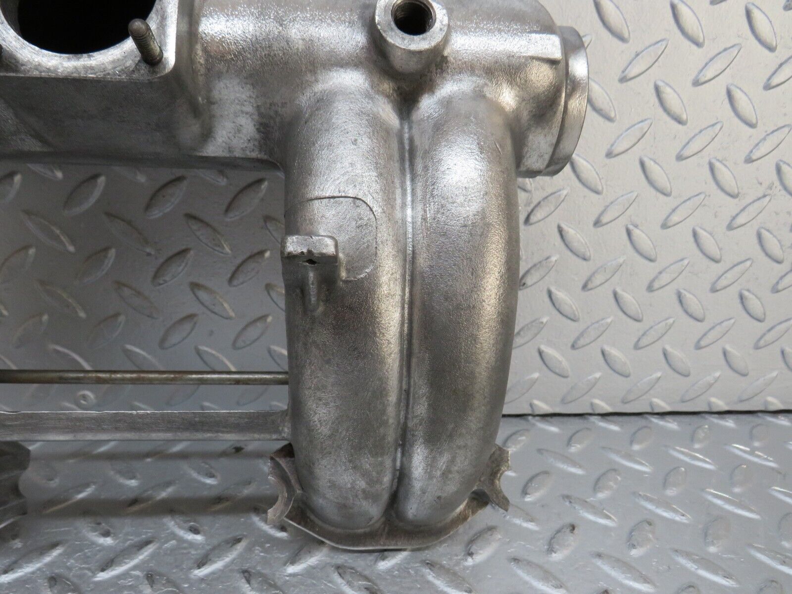 35927 Mercedes-Benz 240D OM616.912 Intake Manifold 6151410201