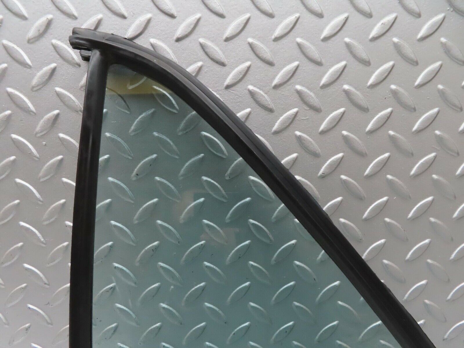 13544 Mercedes-Benz W123 200 Rear Left Quarter Window 1237350124