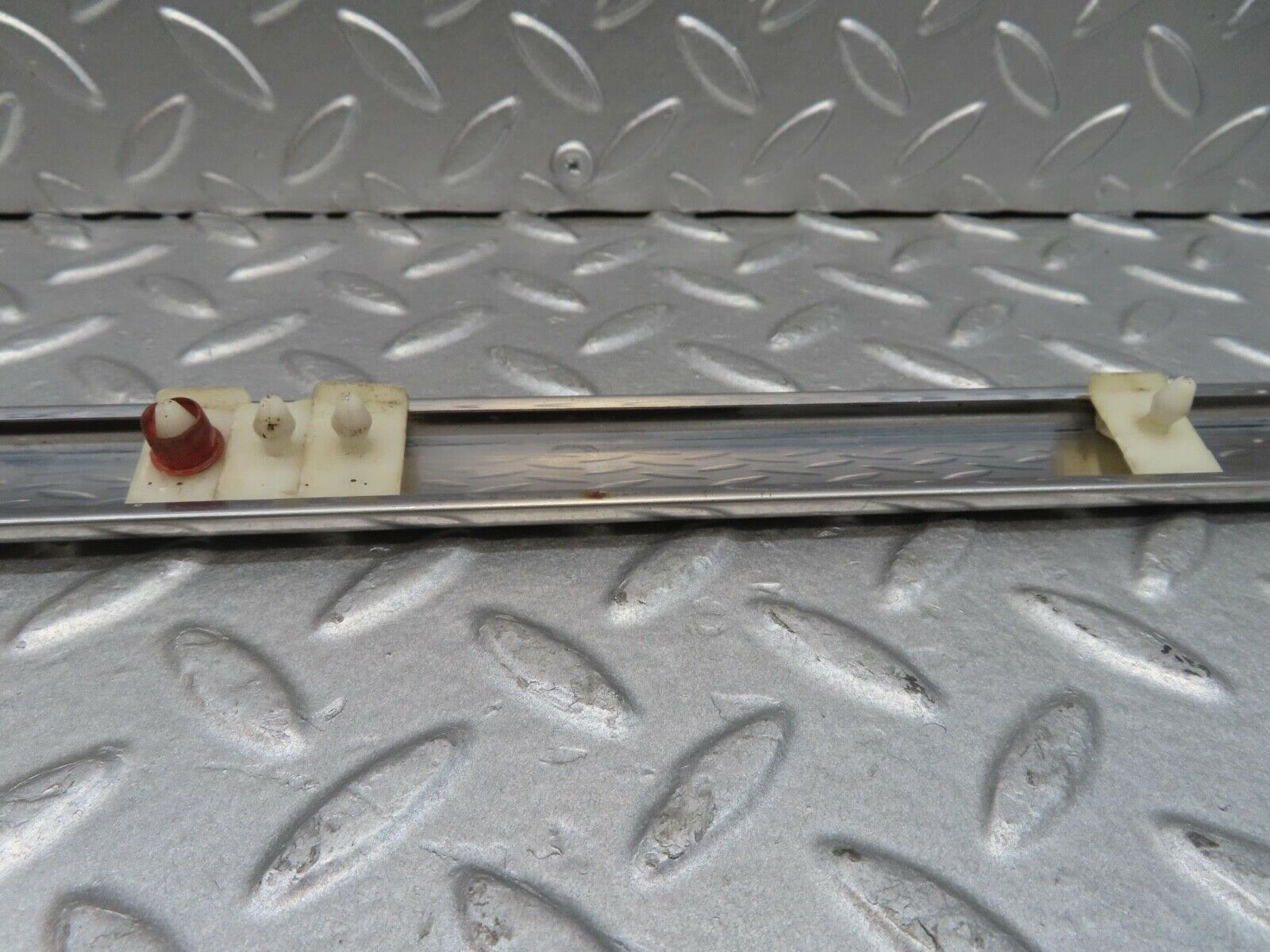 14106 Mercedes-Benz C107 280SLC Right Skirt Chrome Trim Strip