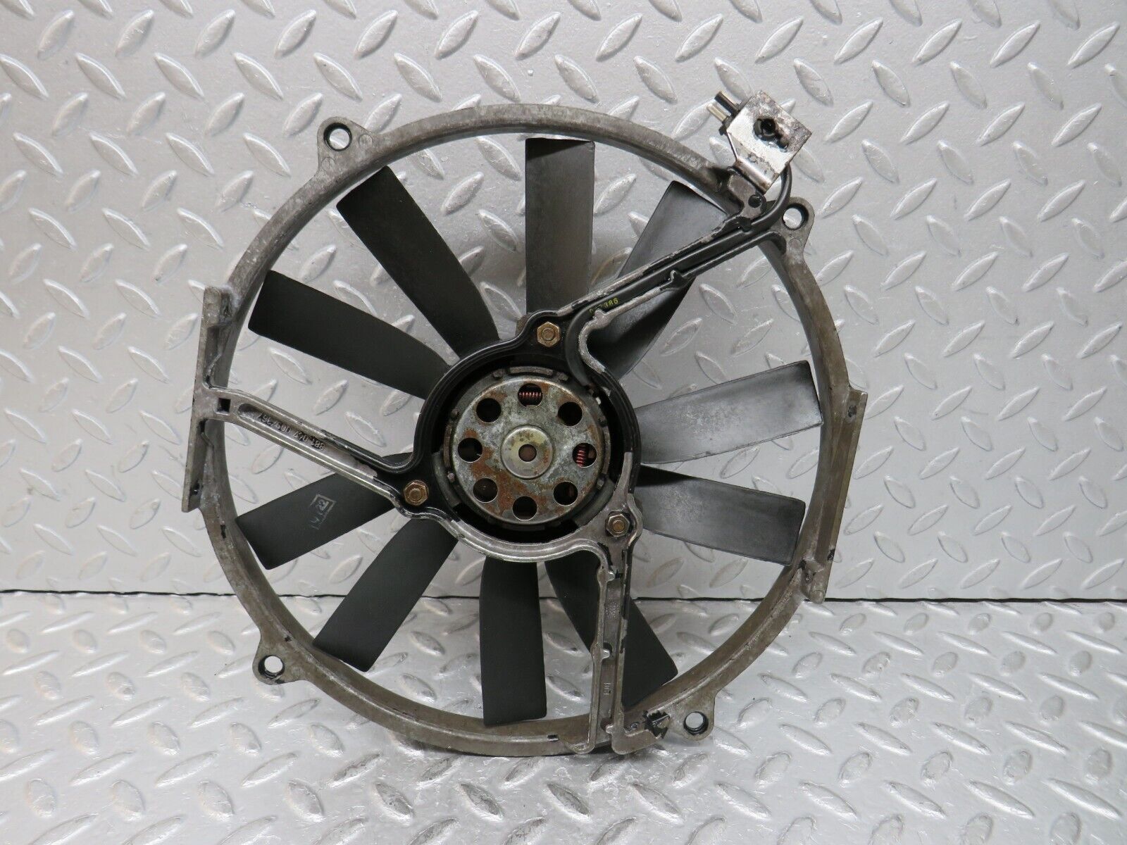 37835 Mercedes-Benz A124 320E Cabriolet Radiator Cooling Fan AEG 0005008593 170080801 1295050455