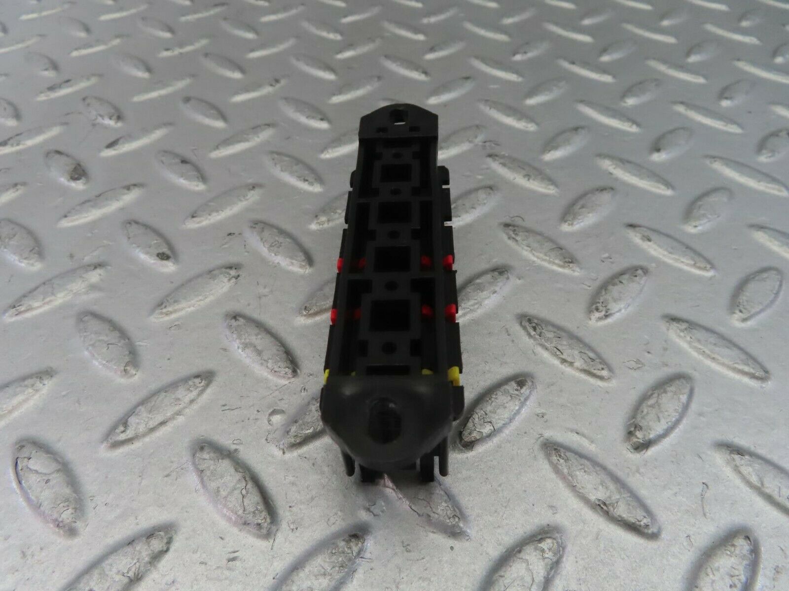 10349 Mercedes-Benz W201 190E Cable Connector Terminal Block 2015400669